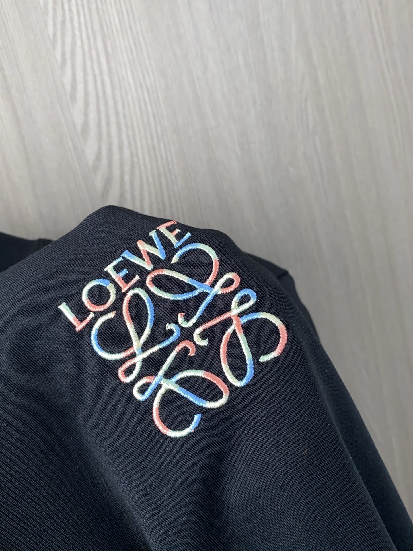 罗意威 2025 秋冬AW新品，时尚休闲打底加厚长袖卫衣专柜同步有售，进口加厚莫戴尔长绒棉拉绒面料，工艺