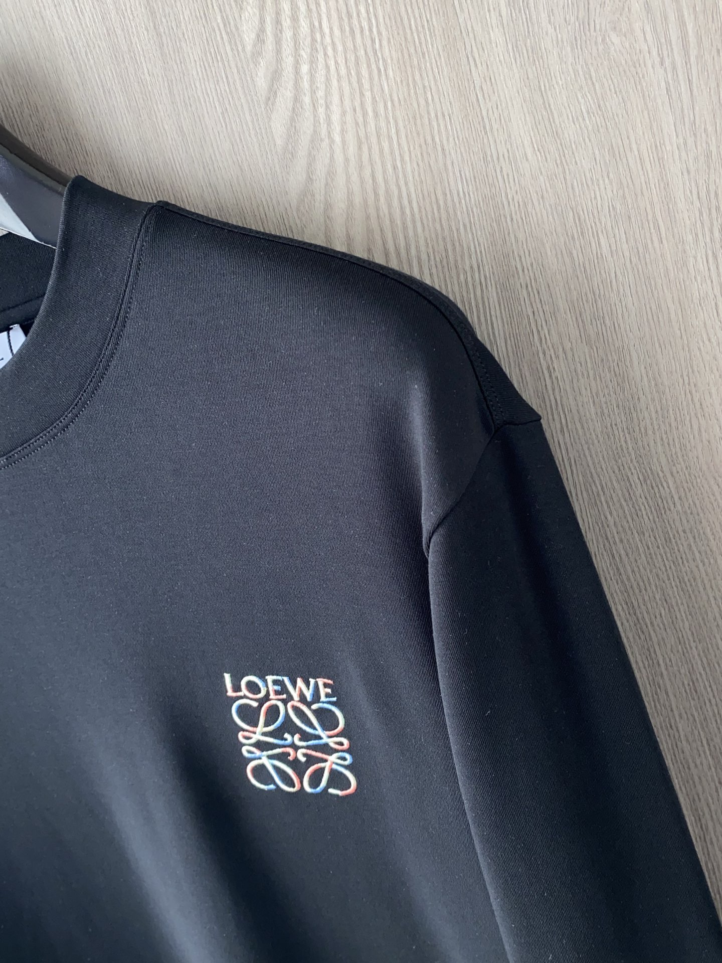 罗意威 2025 秋冬AW新品，时尚休闲打底加厚长袖卫衣专柜同步有售，进口加厚莫戴尔长绒棉拉绒面料，工艺