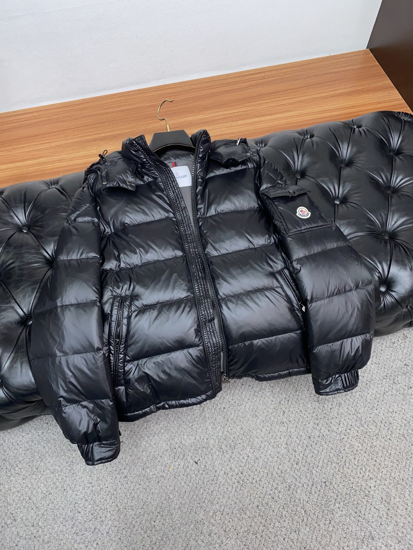 蒙口 25秋冬男士时尚原版专柜同步羽绒服 轻奢时尚休闲风格，轻盈保暖柔软！低调系列时尚百搭，就是有型！香