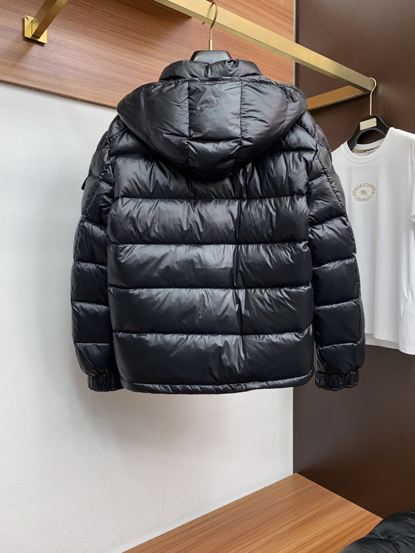 蒙口 25秋冬男士时尚原版专柜同步羽绒服 轻奢时尚休闲风格，轻盈保暖柔软！低调系列时尚百搭，就是有型！香