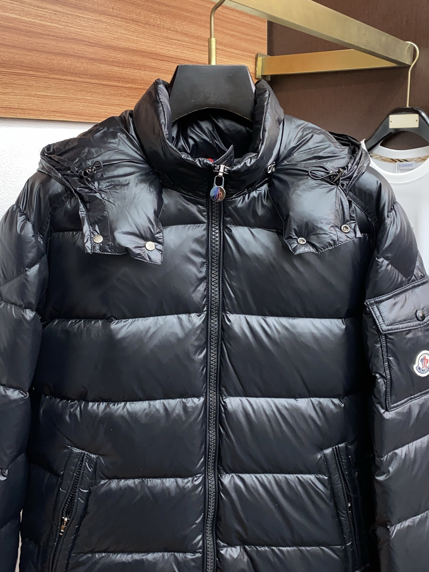 蒙口 25秋冬男士时尚原版专柜同步羽绒服 轻奢时尚休闲风格，轻盈保暖柔软！低调系列时尚百搭，就是有型！香