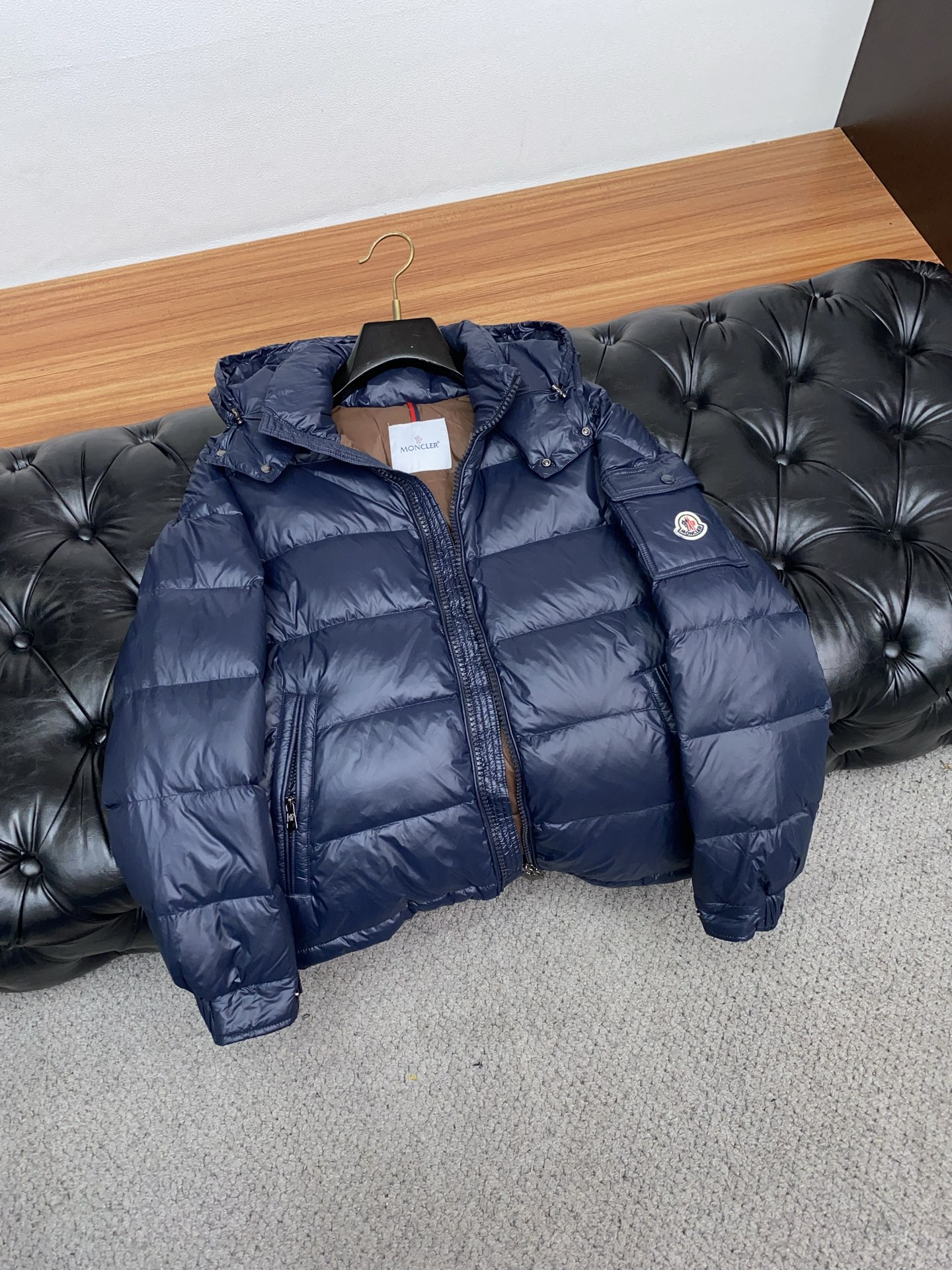 蒙口 25秋冬男士时尚原版专柜同步羽绒服 轻奢时尚休闲风格，轻盈保暖柔软！低调系列时尚百搭，就是有型！香