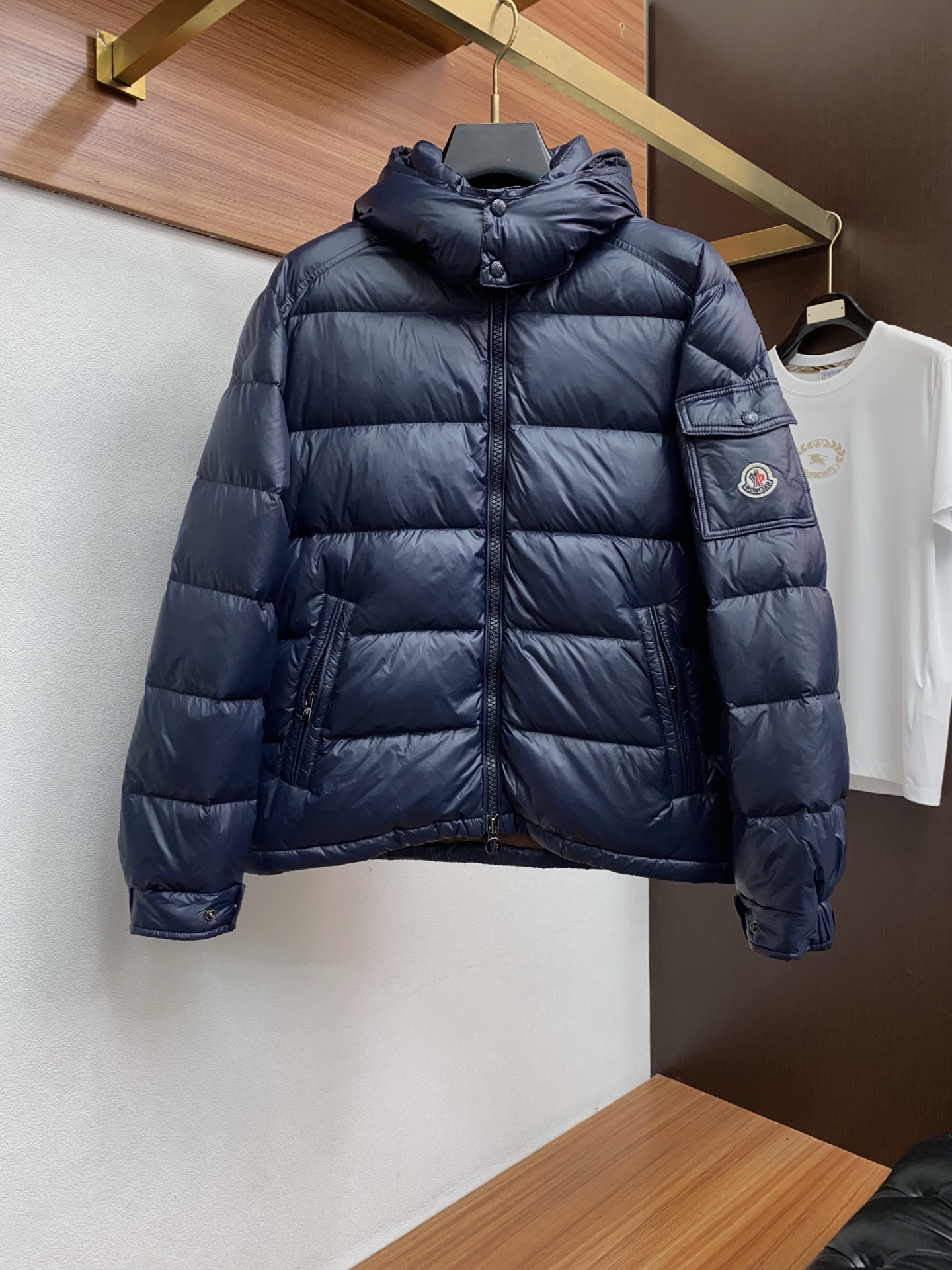 蒙口 25秋冬男士时尚原版专柜同步羽绒服 轻奢时尚休闲风格，轻盈保暖柔软！低调系列时尚百搭，就是有型！香