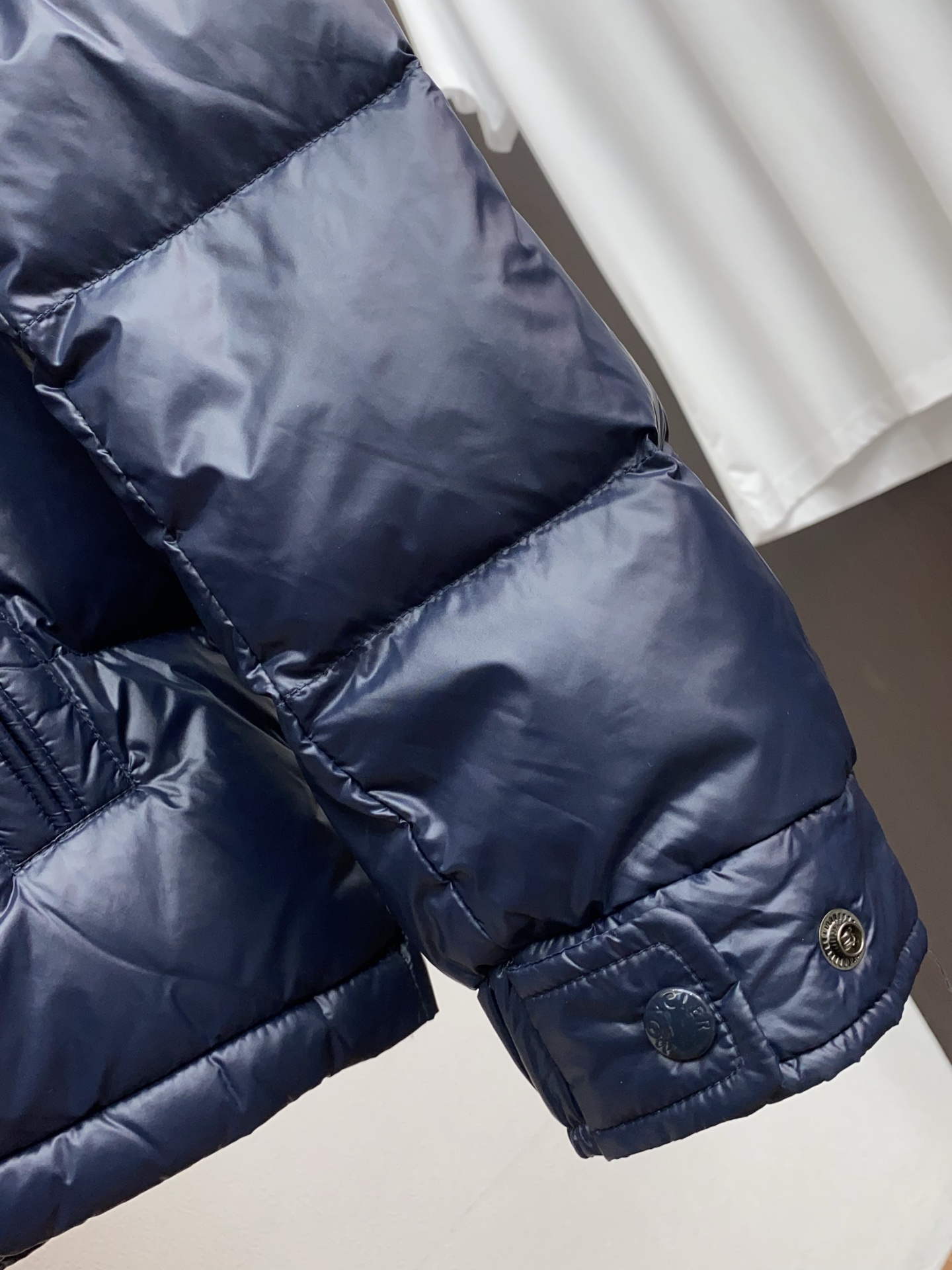 蒙口 25秋冬男士时尚原版专柜同步羽绒服 轻奢时尚休闲风格，轻盈保暖柔软！低调系列时尚百搭，就是有型！香