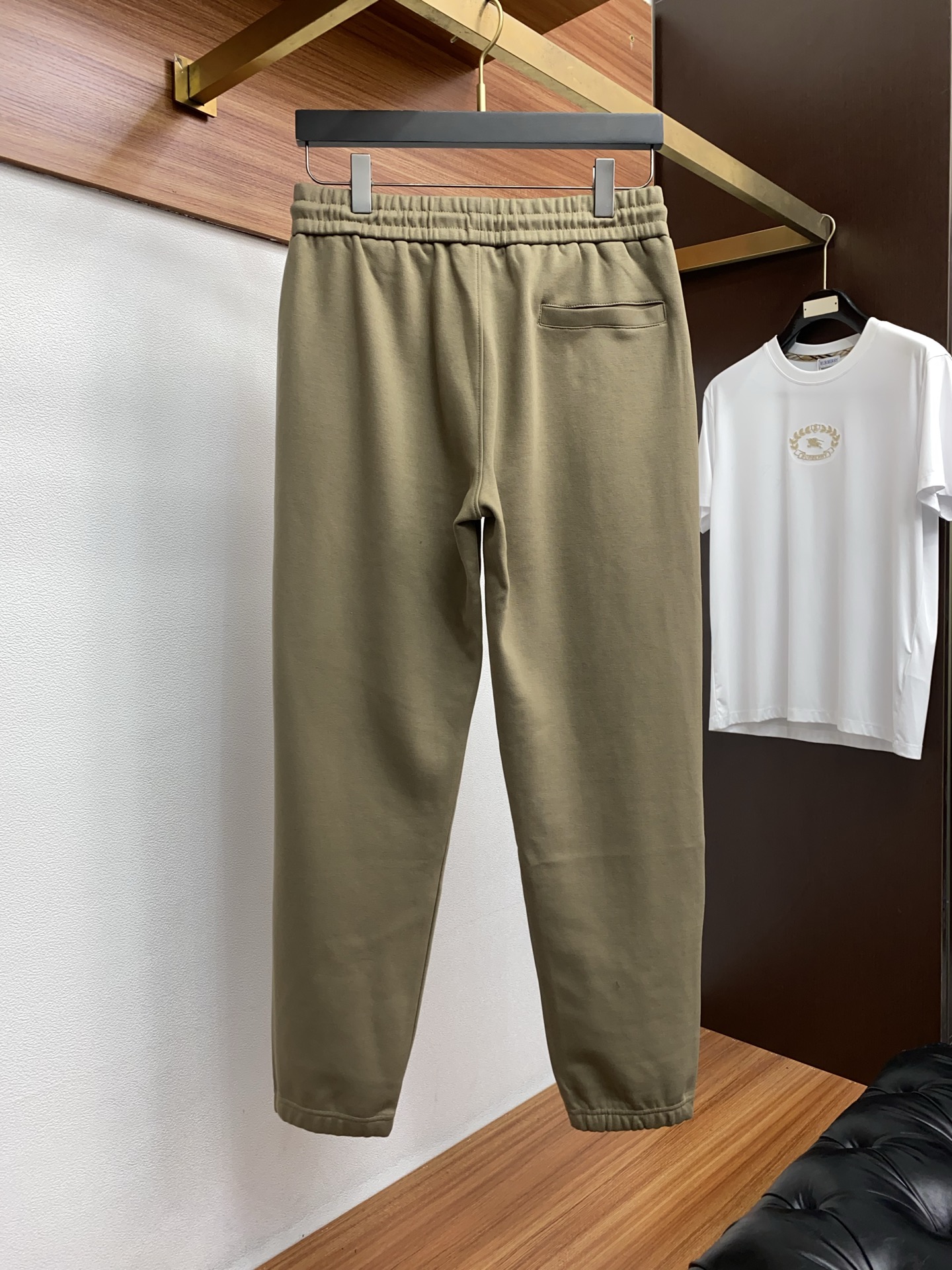 lP🆕 诺悠翩雅 25SS新款针织棉布抽绳卫裤，男士经典红蓝标识刺绣运动休闲长裤！贸易公司渠道稀出，领先