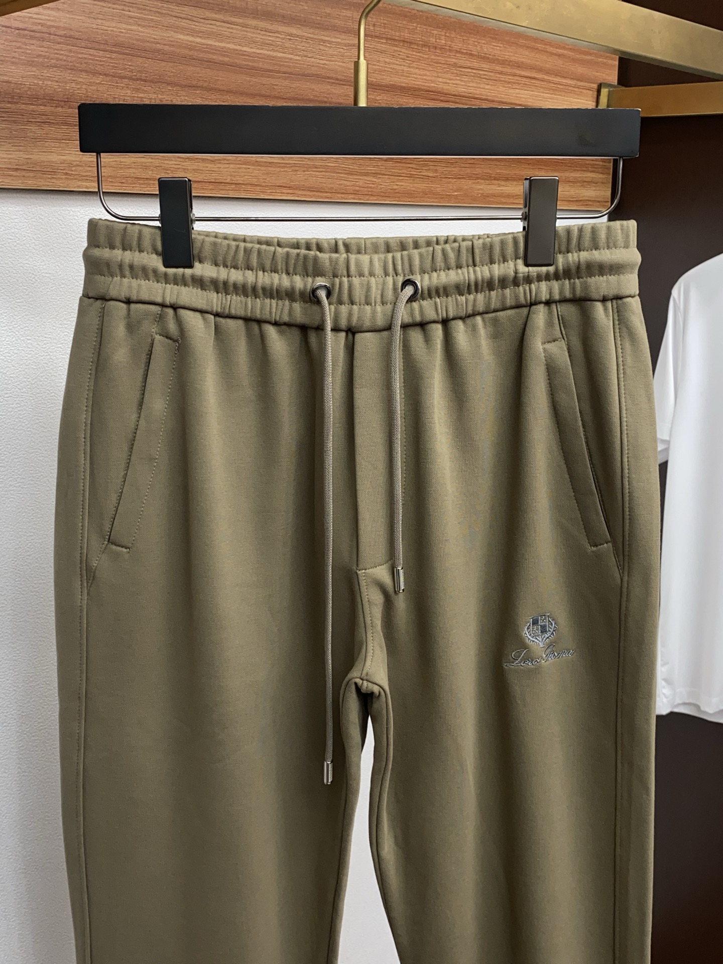 lP🆕 诺悠翩雅 25SS新款针织棉布抽绳卫裤，男士经典红蓝标识刺绣运动休闲长裤！贸易公司渠道稀出，领先