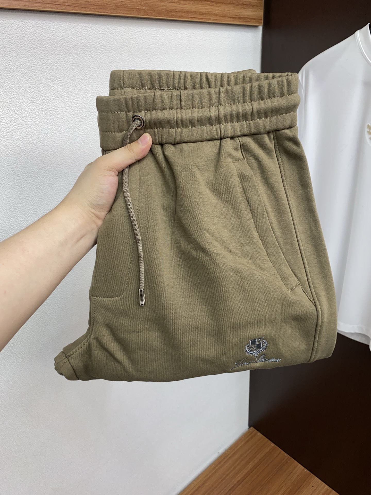 lP🆕 诺悠翩雅 25SS新款针织棉布抽绳卫裤，男士经典红蓝标识刺绣运动休闲长裤！贸易公司渠道稀出，领先