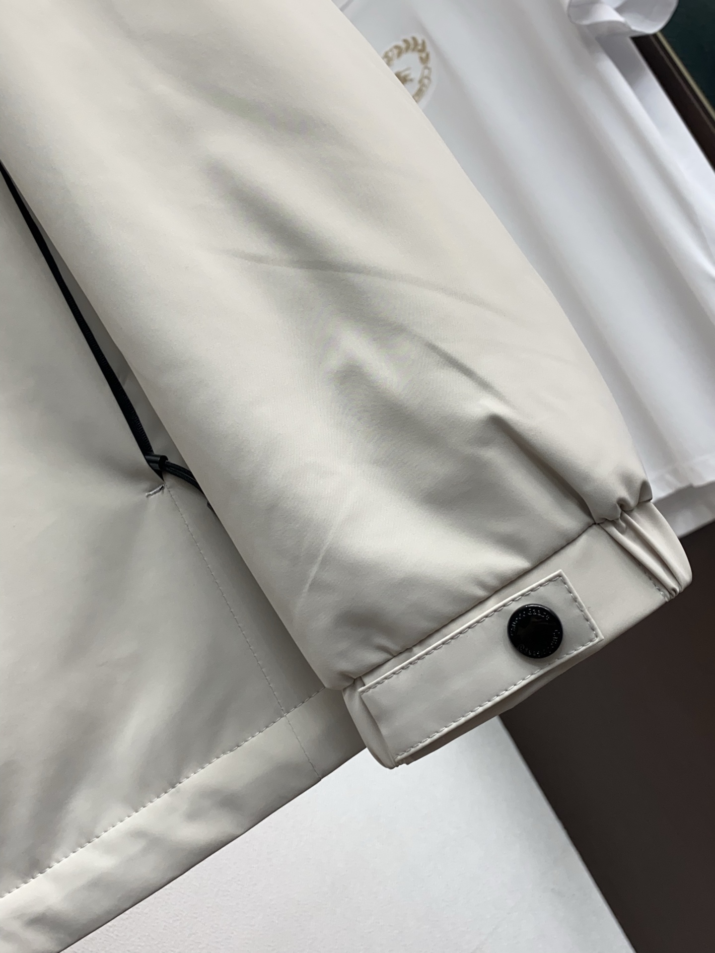 大鹅 25秋冬男士时尚原版专柜同步羽绒服 轻奢时尚休闲风格，轻盈保暖柔软！低调系列时尚百搭，就是有型！香