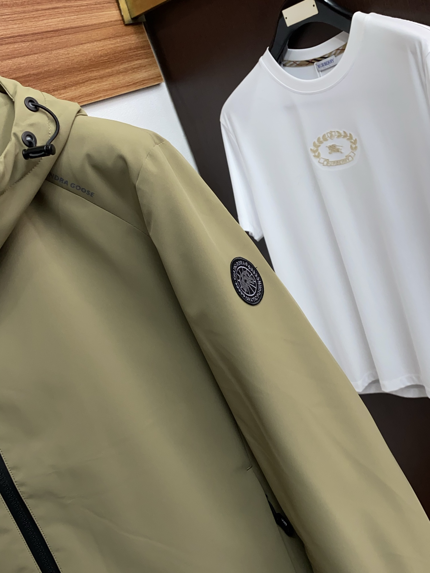 大鹅 25秋冬男士时尚原版专柜同步羽绒服 轻奢时尚休闲风格，轻盈保暖柔软！低调系列时尚百搭，就是有型！香