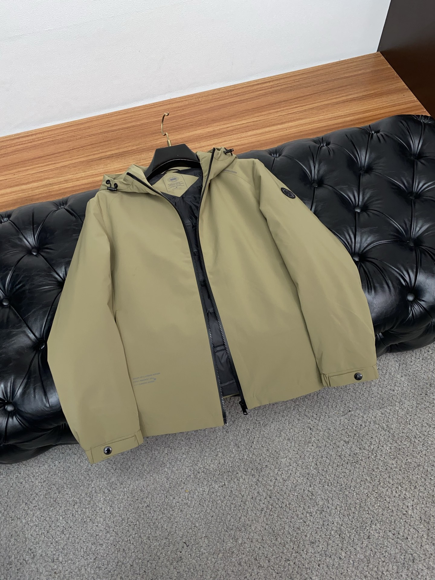 大鹅 25秋冬男士时尚原版专柜同步羽绒服 轻奢时尚休闲风格，轻盈保暖柔软！低调系列时尚百搭，就是有型！香