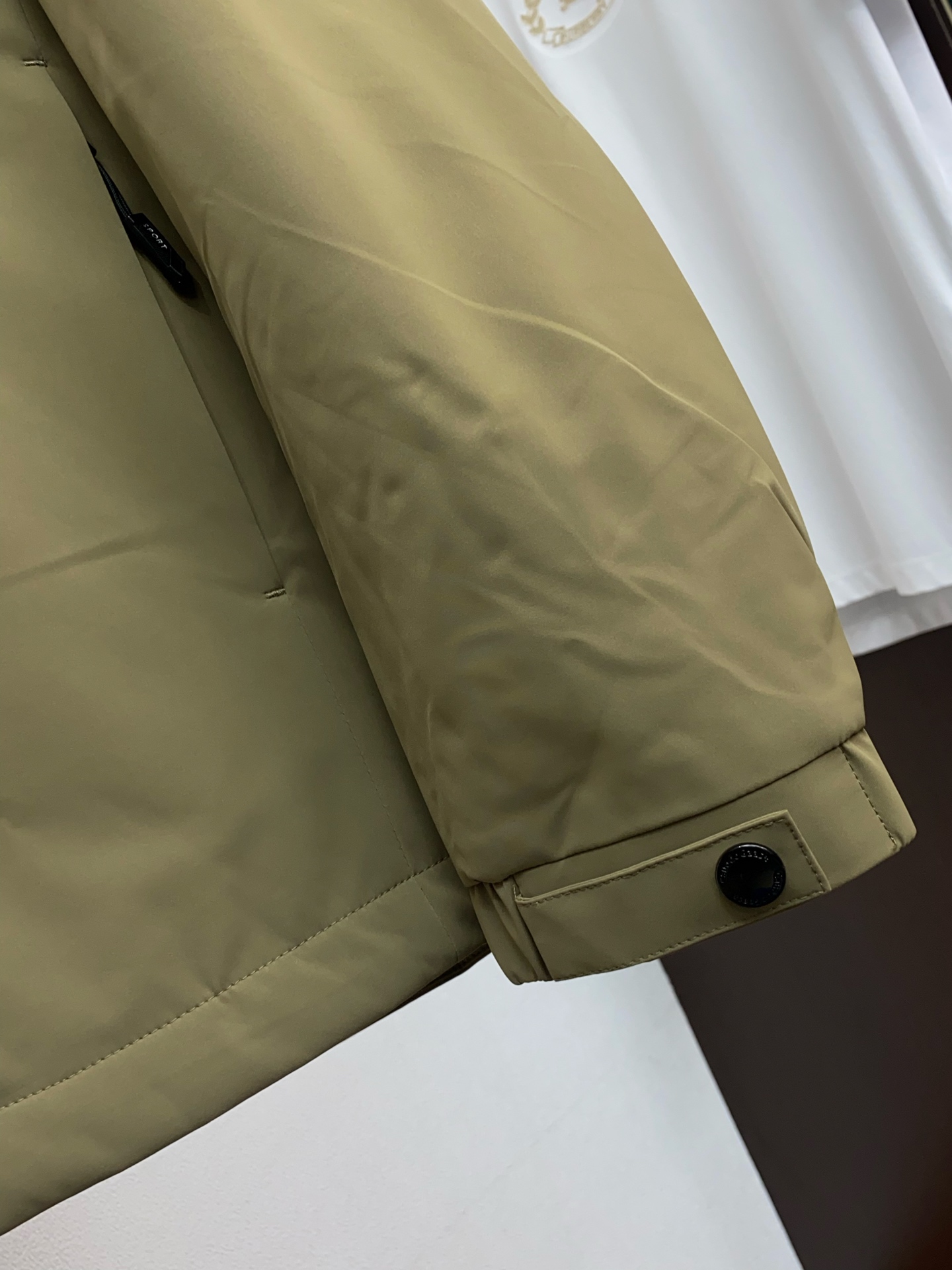 大鹅 25秋冬男士时尚原版专柜同步羽绒服 轻奢时尚休闲风格，轻盈保暖柔软！低调系列时尚百搭，就是有型！香