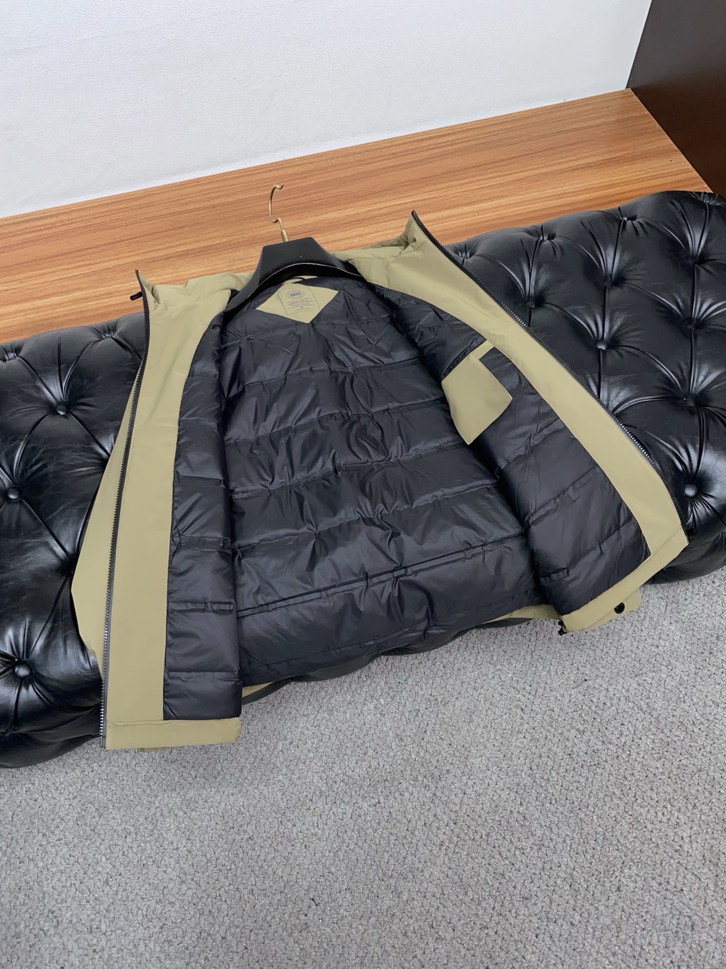 大鹅 25秋冬男士时尚原版专柜同步羽绒服 轻奢时尚休闲风格，轻盈保暖柔软！低调系列时尚百搭，就是有型！香