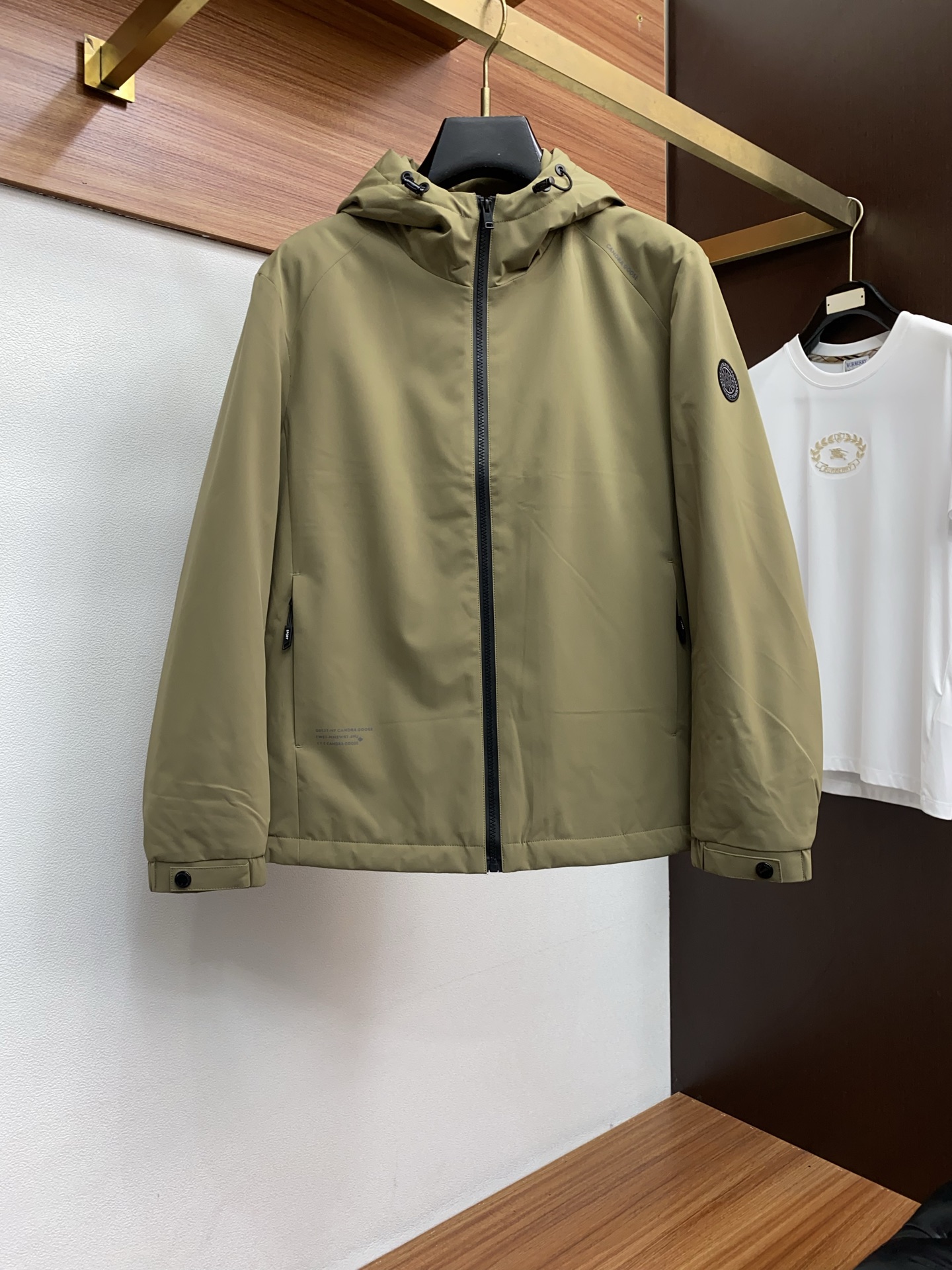 大鹅 25秋冬男士时尚原版专柜同步羽绒服 轻奢时尚休闲风格，轻盈保暖柔软！低调系列时尚百搭，就是有型！香