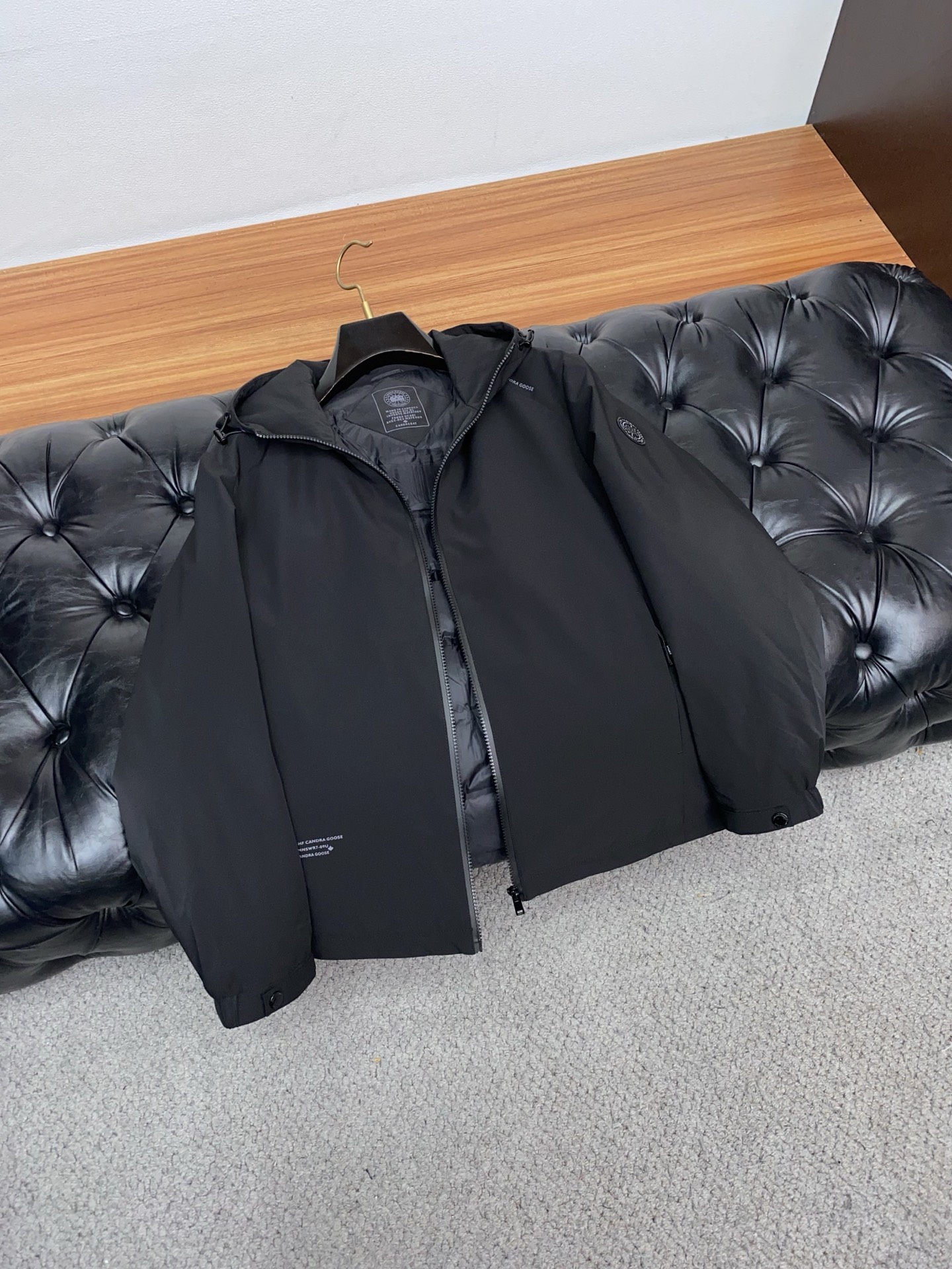 大鹅 25秋冬男士时尚原版专柜同步羽绒服 轻奢时尚休闲风格，轻盈保暖柔软！低调系列时尚百搭，就是有型！香