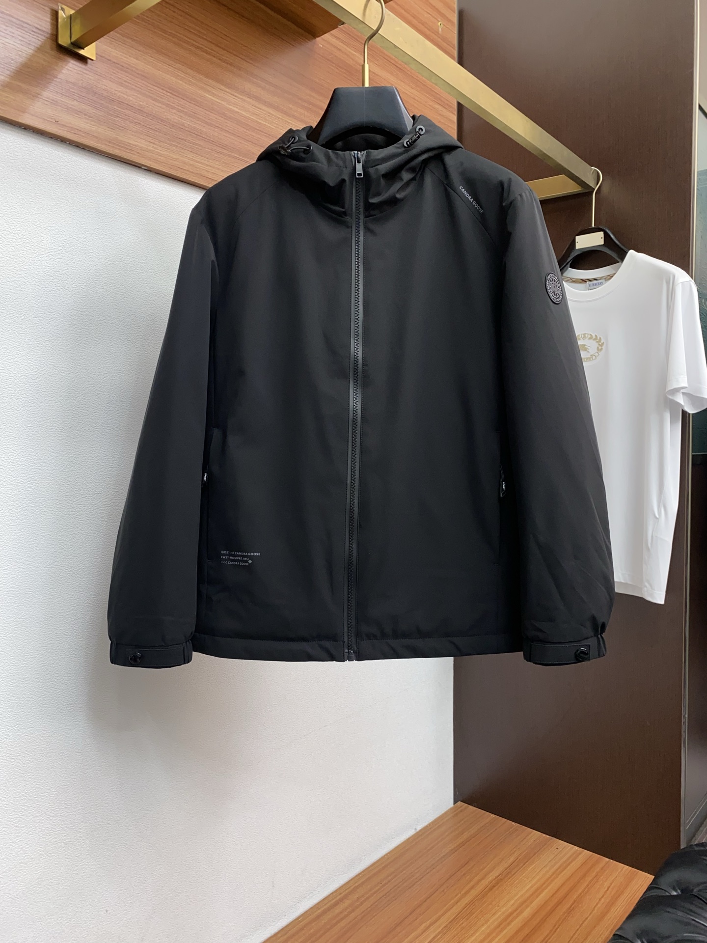 大鹅 25秋冬男士时尚原版专柜同步羽绒服 轻奢时尚休闲风格，轻盈保暖柔软！低调系列时尚百搭，就是有型！香