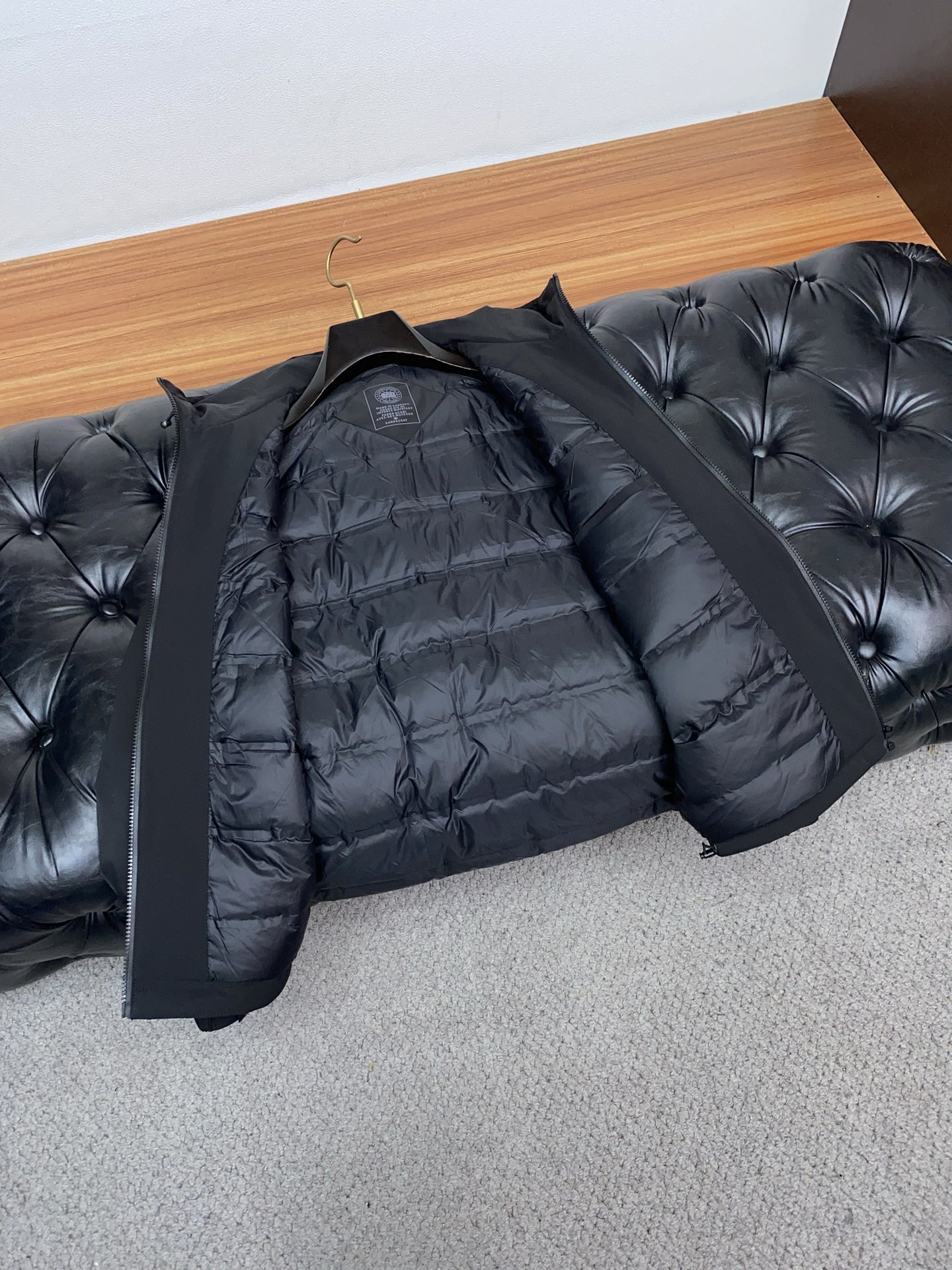 大鹅 25秋冬男士时尚原版专柜同步羽绒服 轻奢时尚休闲风格，轻盈保暖柔软！低调系列时尚百搭，就是有型！香