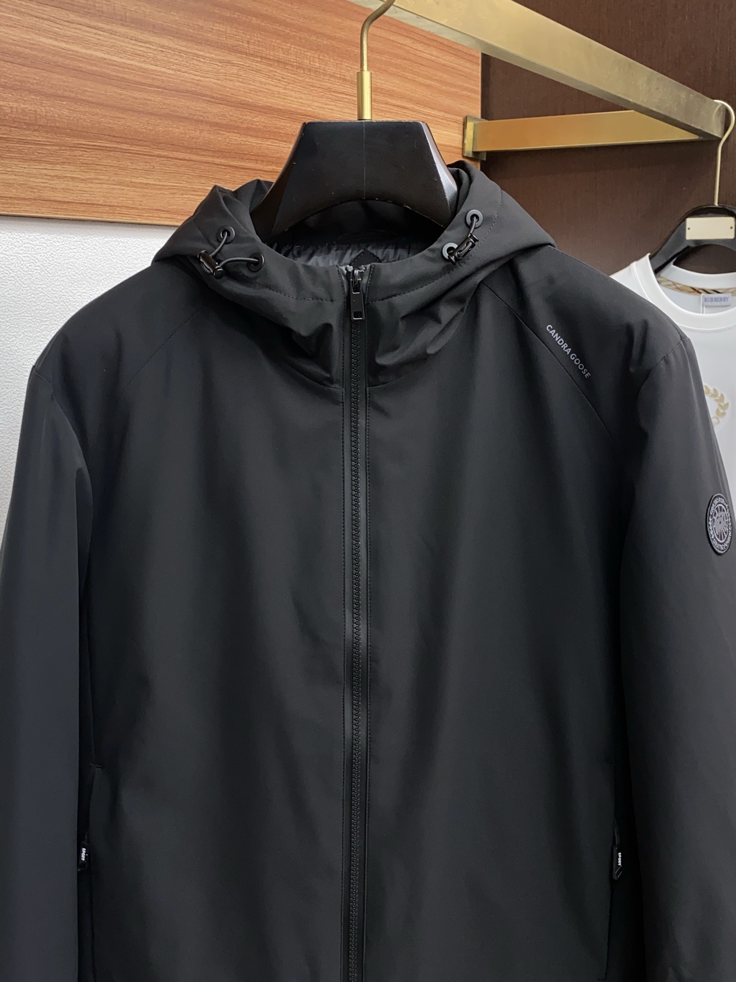 大鹅 25秋冬男士时尚原版专柜同步羽绒服 轻奢时尚休闲风格，轻盈保暖柔软！低调系列时尚百搭，就是有型！香