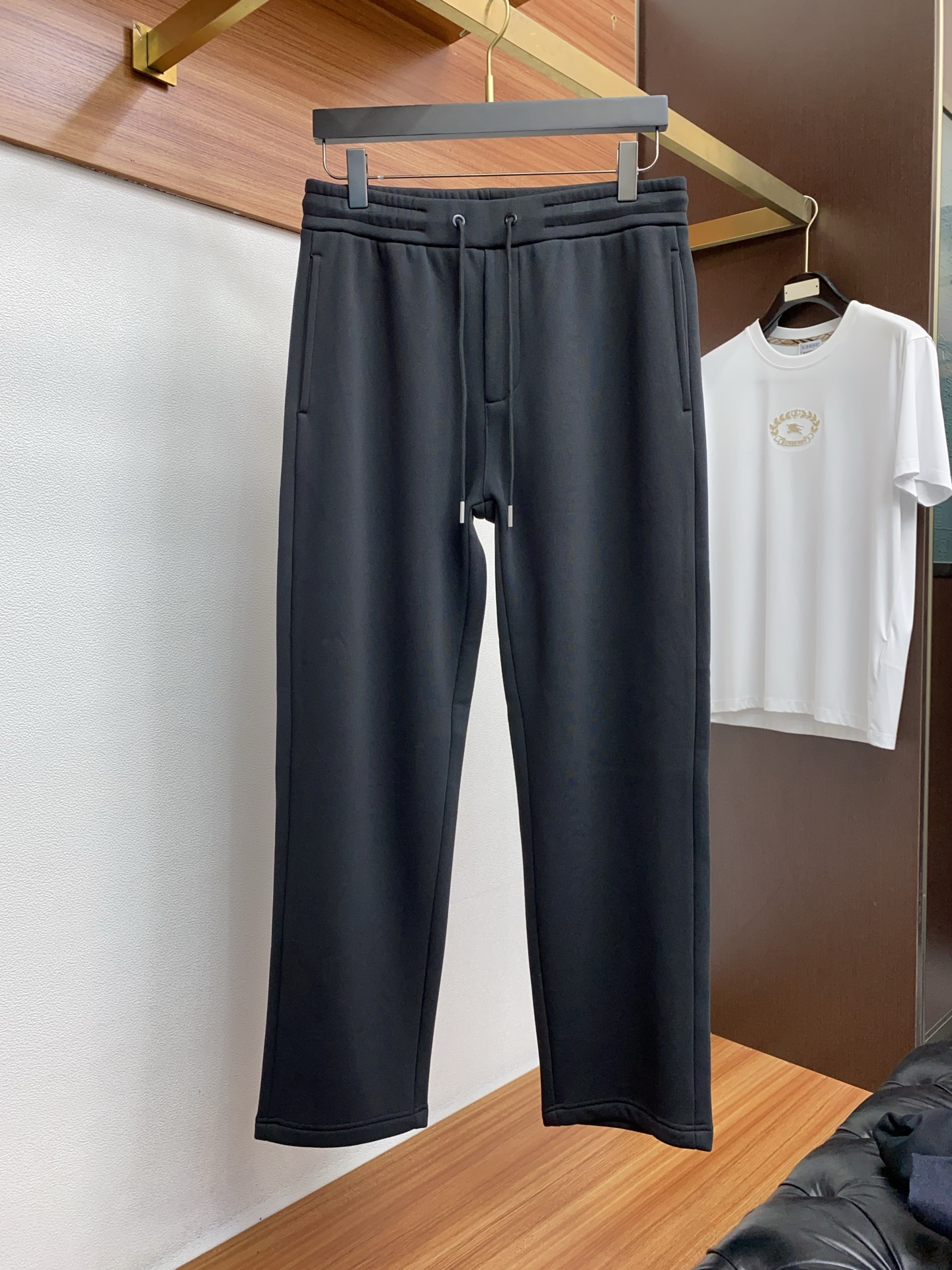 蒙口 25SS新款针织棉布抽绳加绒卫裤，男士经典红蓝标识刺绣运动休闲长裤！贸易公司渠道稀出，领先官网发售