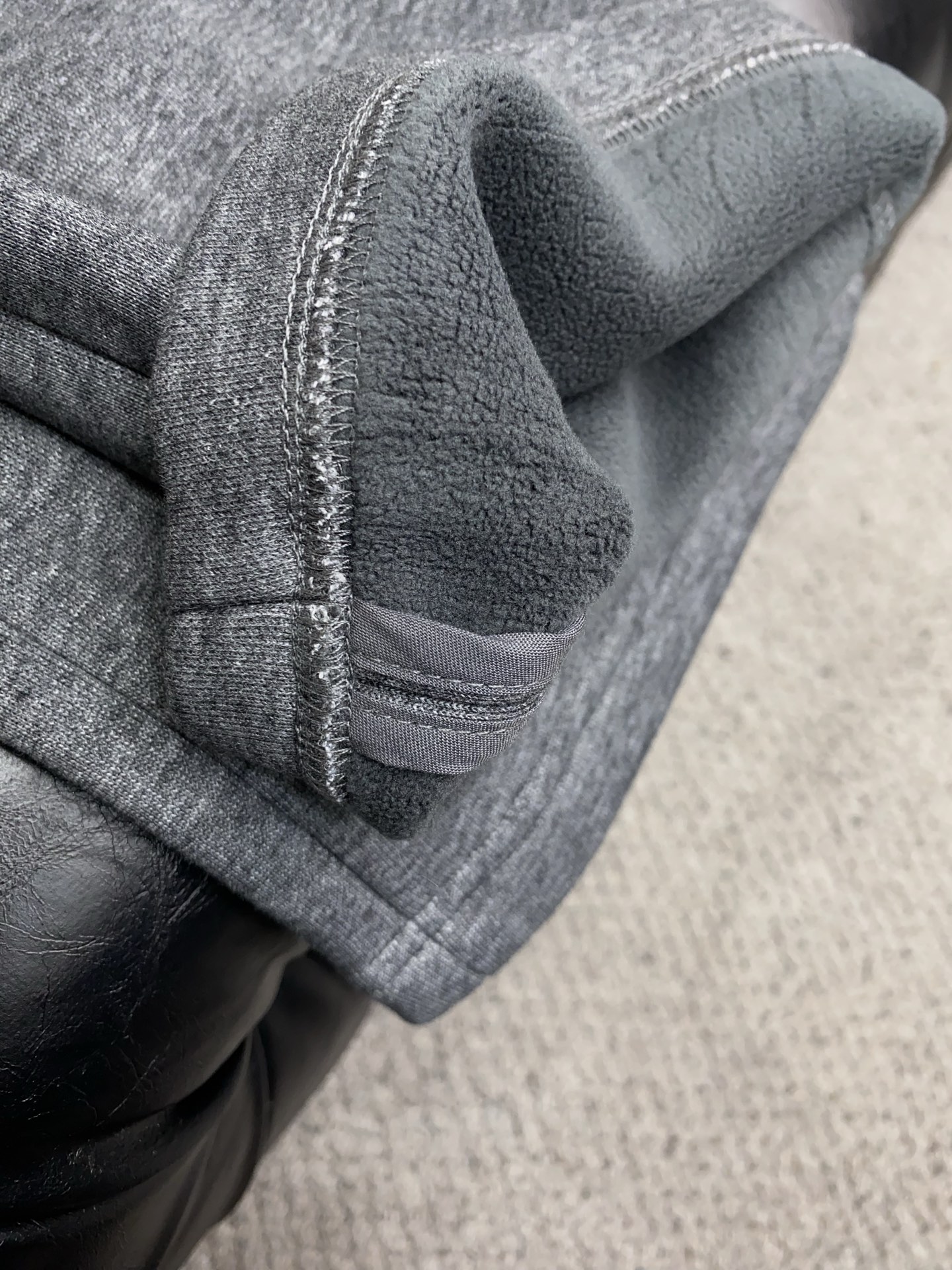 蒙口 25SS新款针织抽绳加绒卫裤，男士经典红蓝标识刺绣运动休闲长裤！贸易公司渠道稀出，领先官网发售！法