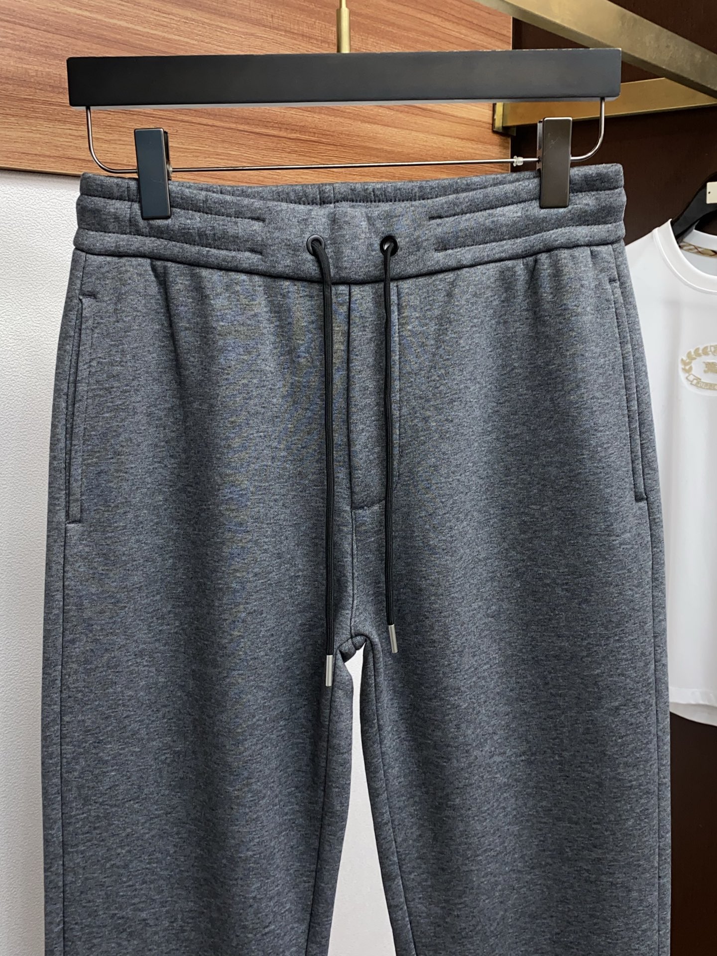 蒙口 25SS新款针织抽绳加绒卫裤，男士经典红蓝标识刺绣运动休闲长裤！贸易公司渠道稀出，领先官网发售！法