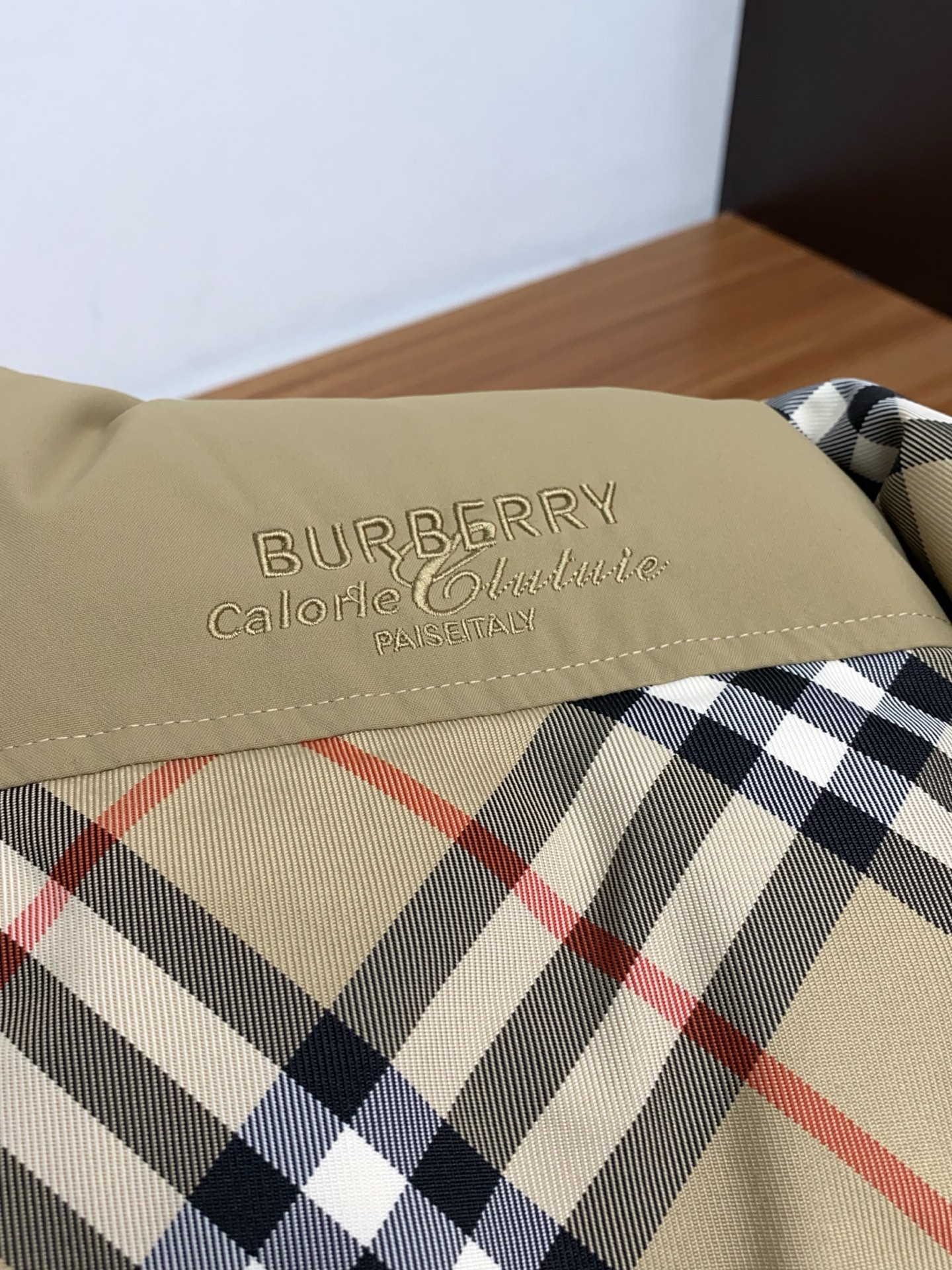 25秋冬上新 巴宝莉经典格子款羽绒服 进口面料 定制五金 简约时尚 适配商务、休闲等多种场合 专柜同步 