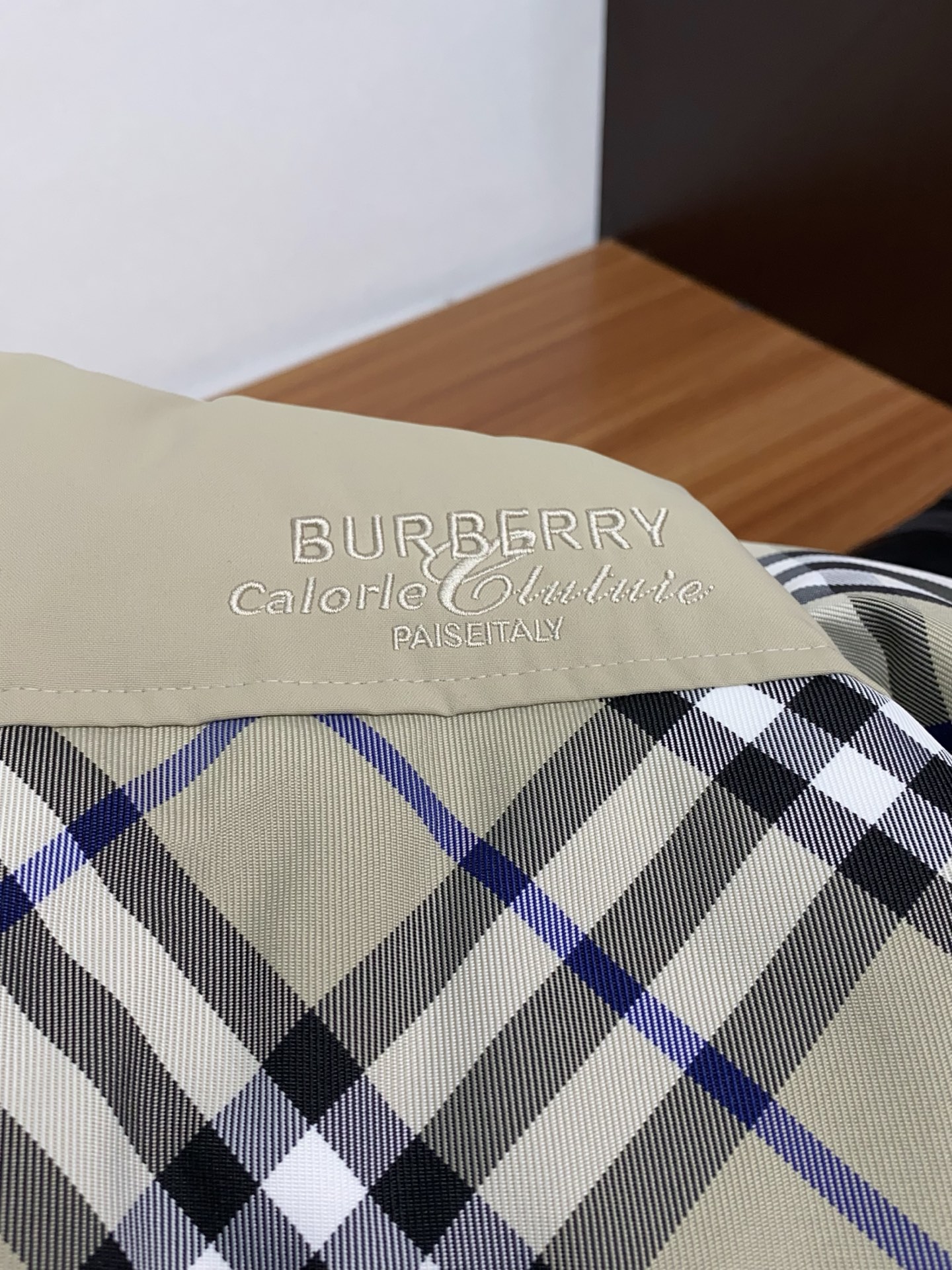 25秋冬上新 巴宝莉经典格子款羽绒服 进口面料 定制五金 简约时尚 适配商务、休闲等多种场合 专柜同步 