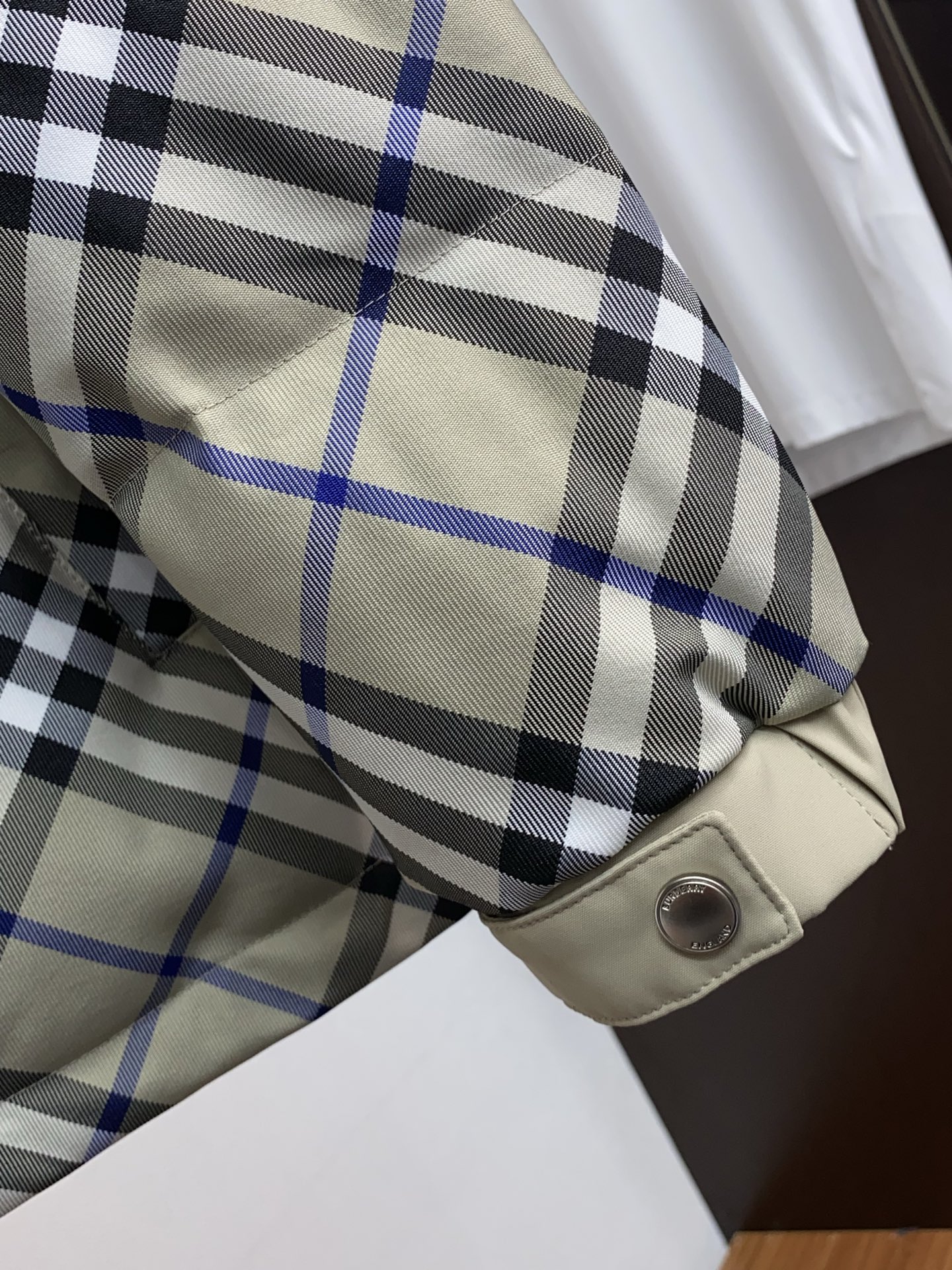 25秋冬上新 巴宝莉经典格子款羽绒服 进口面料 定制五金 简约时尚 适配商务、休闲等多种场合 专柜同步 