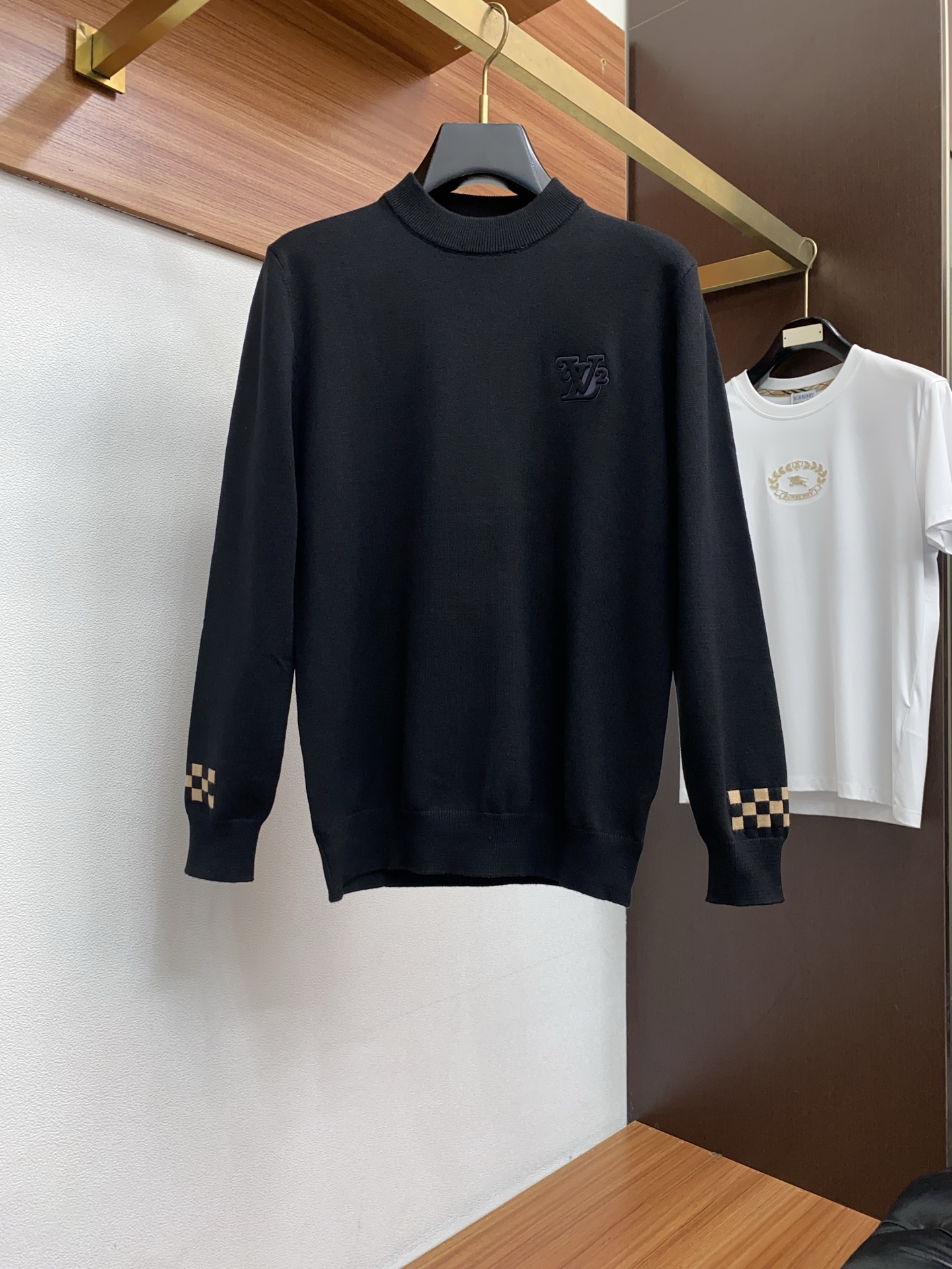 1v路易威登 重磅推荐！2025aw秋冬新款 专柜同步 时尚经典基础款本色针织 大牌元素logo 秋冬必