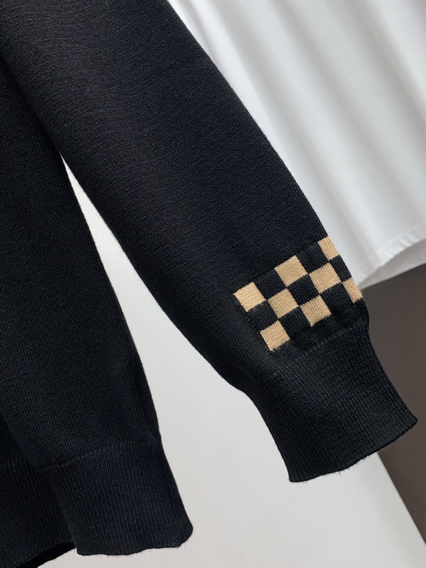 1v路易威登 重磅推荐！2025aw秋冬新款 专柜同步 时尚经典基础款本色针织 大牌元素logo 秋冬必