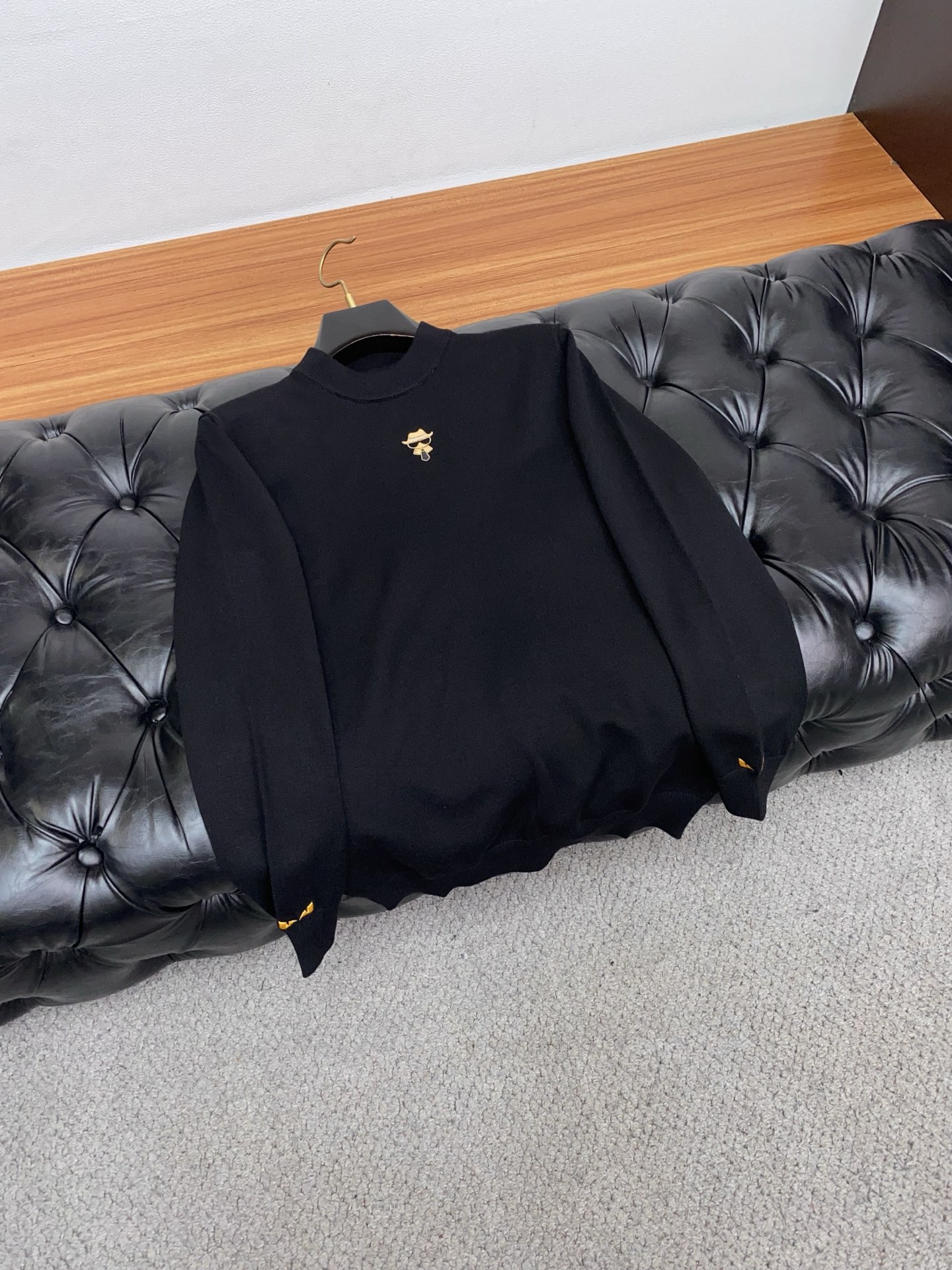 芬迪 重磅推荐！2025aw秋冬新款 专柜同步 时尚经典基础款本色针织 大牌元素logo 秋冬必备款 采