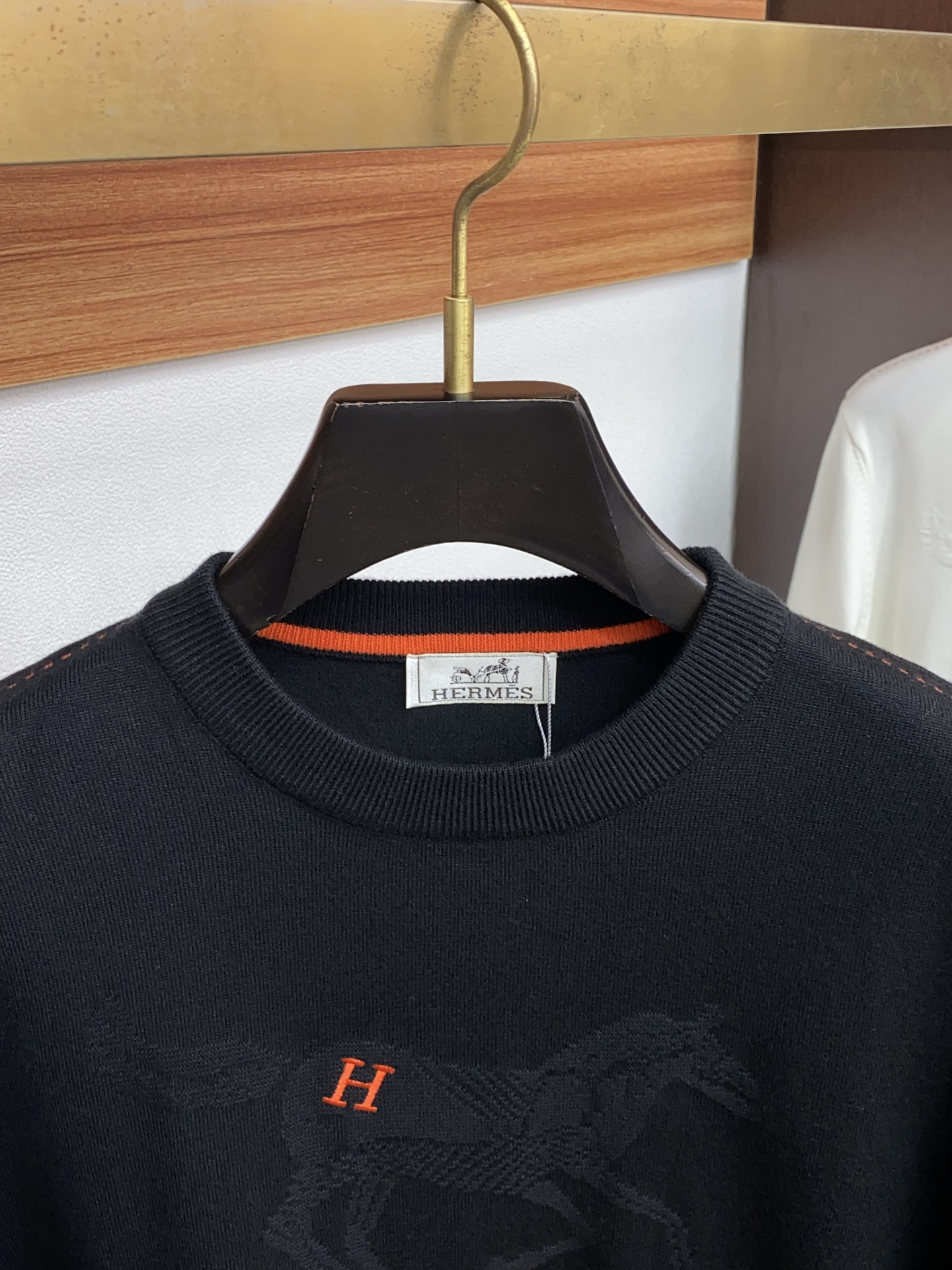 🌾爱马仕 2025官网秋冬季最新款圆领毛衣，专柜同步在售爆款！特供羊毛混纺面料.手感舒适.可直接接触皮肤