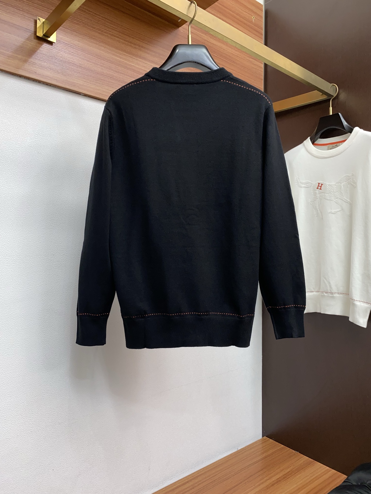 🌾爱马仕 2025官网秋冬季最新款圆领毛衣，专柜同步在售爆款！特供羊毛混纺面料.手感舒适.可直接接触皮肤