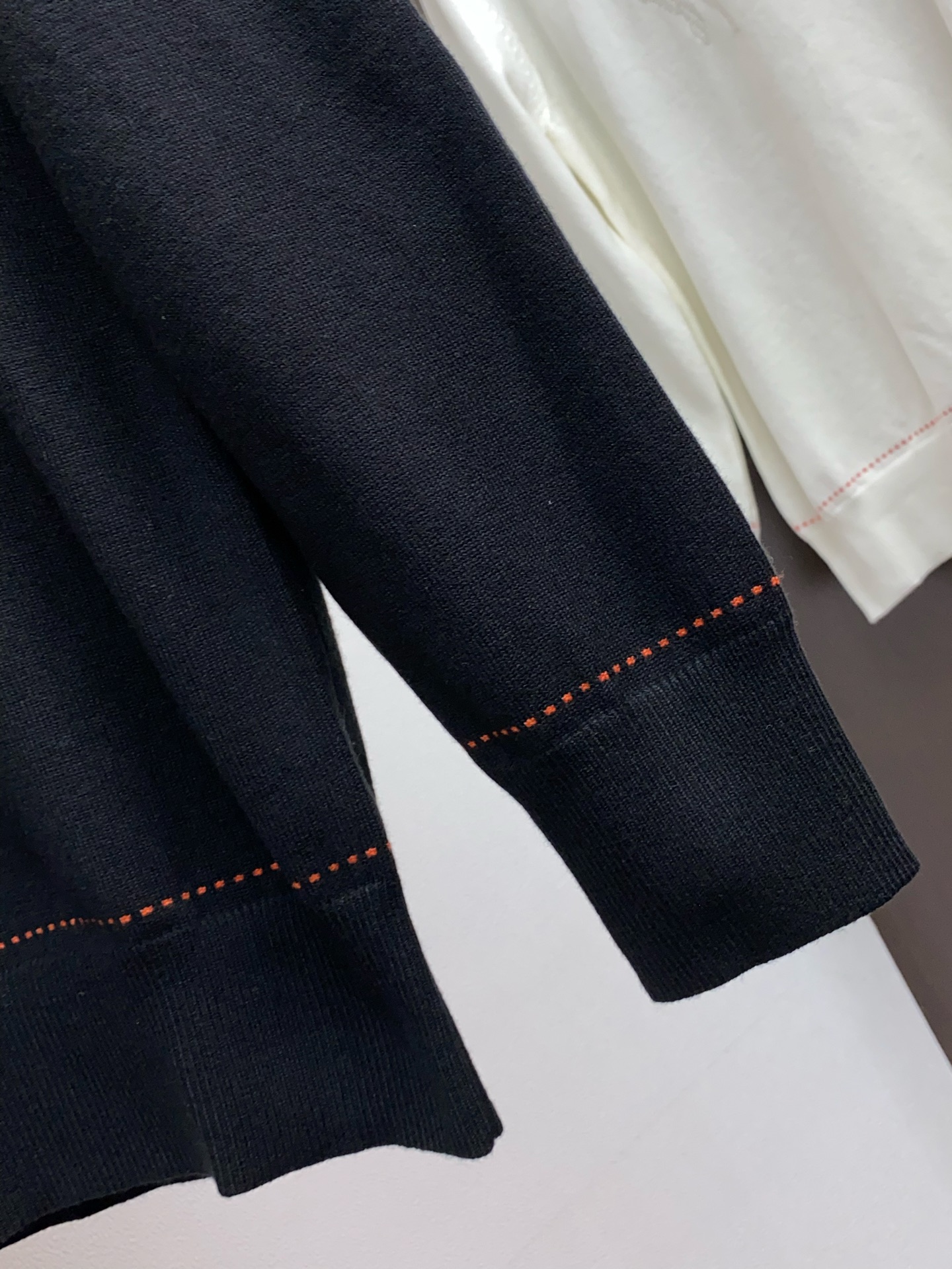 🌾爱马仕 2025官网秋冬季最新款圆领毛衣，专柜同步在售爆款！特供羊毛混纺面料.手感舒适.可直接接触皮肤