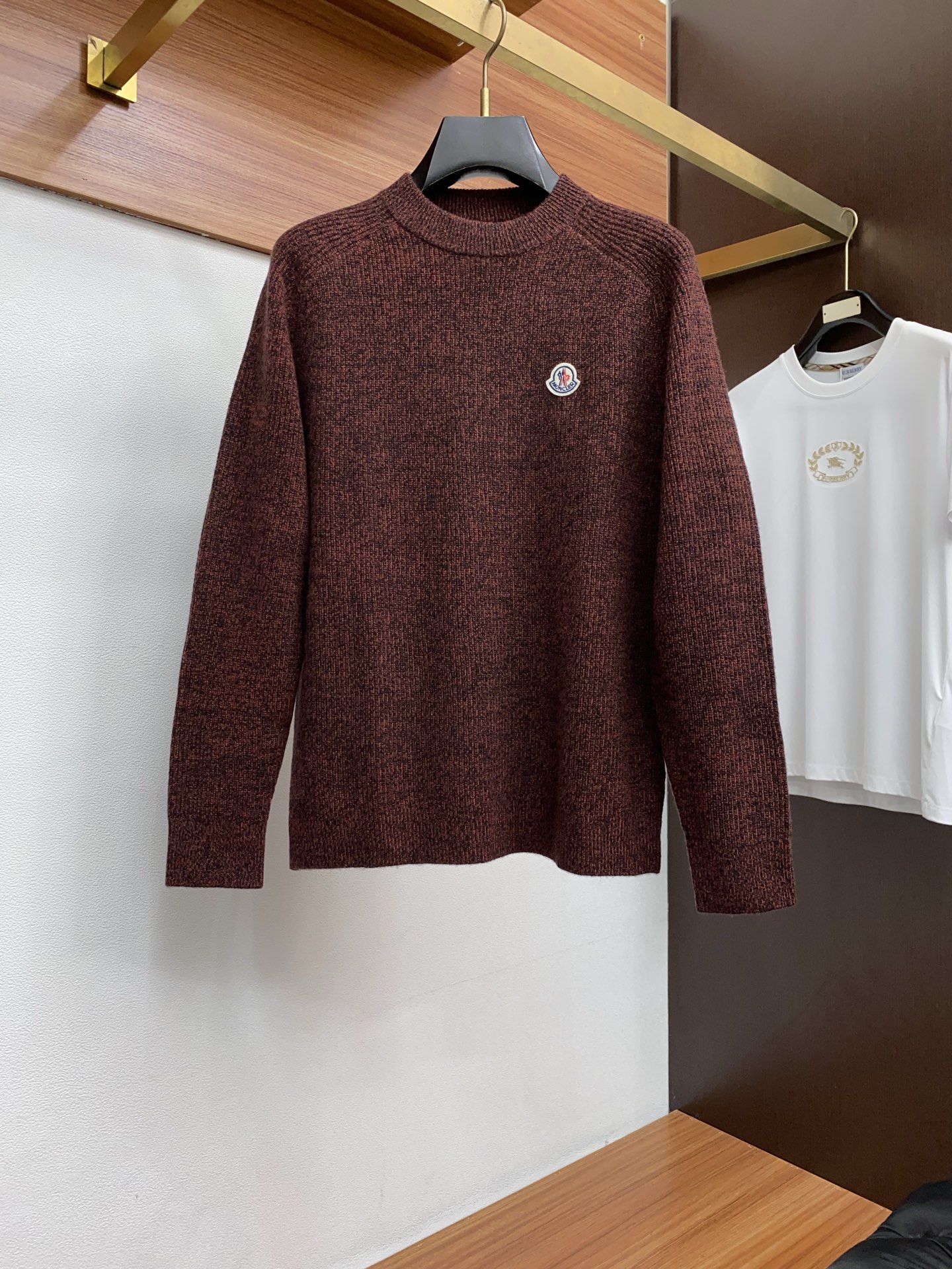 NO:596297,Mengkou 2025FW Men's Autumn and Winter Sweaters, Business Round Neck Bottoming Outer Sweaters, Knitted Sweaters, Casual Daily Wear Items!  The upper body is flattering to the body shape, and the customized fabrics perfectly integrate fashion aesthetics and new urban business and casual concepts. You can choose classic styles from different styles, which will never go out of style. A jacket can unlock a variety of styles. Simple but not simple, details highlight quality. Temperature and style, I want it. Break the routine and dress yourself. Trends are fleeting, but style is forever. Light and comfortable, free to move. Full of aura, the must-have shirt for the workplace leads the trend, wear your attitude, fearless of challenges, youthful vitality, cost-effective choice  The whole body interprets Italian sophistication and outdoor functional style to the extreme, both solemn and harmonious, creating a unique style item. The overall outline tends to be simple, and the individual and yuppie detail processing enriches the overall vision. The wardrobe is perfect for business and leisure and has a high attendance rate!  It's something you can meet but can't ask for!  M-3xL Please state your height and weight when placing an order,,Moncler,jackets & coats,sweaters,alexander wang19860909蒙口 2025FW男士秋冬毛衣 商务圆领打底外穿毛衣 针织衫休闲日常穿搭单品！上身修饰身形、定制面料将时装美学和新都市商务休闲概念完美融合,不同风格任你选经典款,永不过时 一件外套,解锁百变风格 简约而不简单,细节彰显品质.温度与风度,我都要.打破常规,穿出自我.潮流易逝,风格永存 轻便舒适,活动自如.气场全开,职场必备战袍引领潮流,穿出你的态度 无惧挑战 青春活力,性价比之选 通体将意式的干练和户外功能性风格极致诠释,亦庄亦谐,塑造出别具一格的造型单品,整体轮廓趋于简约风格,颇为个性且雅痞的细节处理,丰富了整体视觉.衣橱商务休闲绝佳的高出勤率！可遇而不可求！M-3xL 下单请报身高体重,,Moncler,jackets & coats,sweaters,alexander wang,Men's clothing