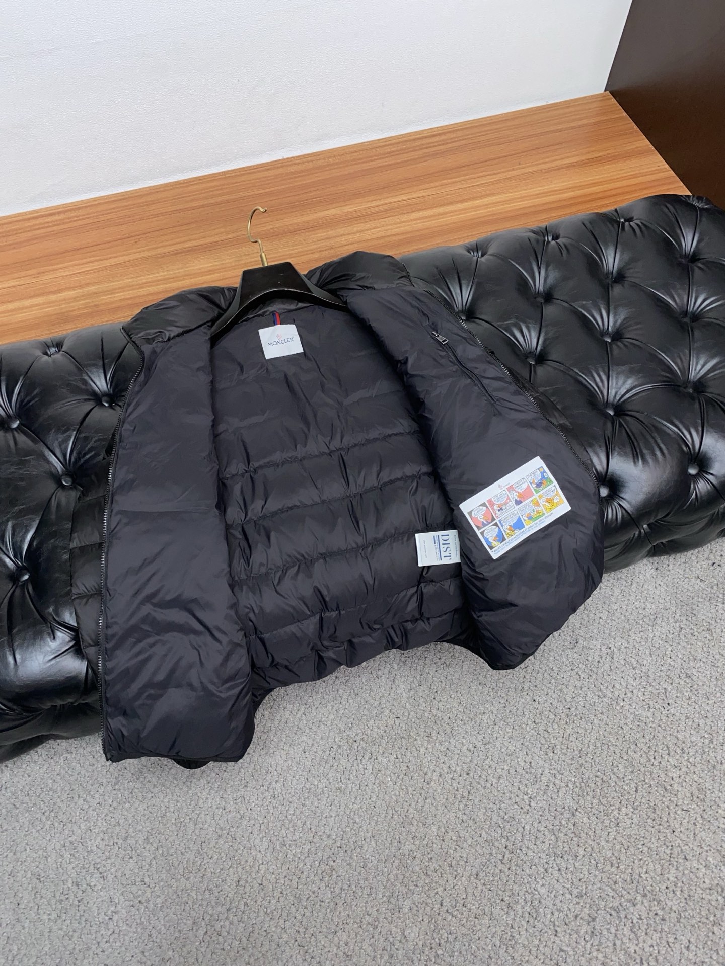 蒙口 秋冬最新原版 羽绒服内填充90白鸭绒 ，回弹性与保暖性兼圣品！这款采用国内客供顶级的尼龙织物面料面