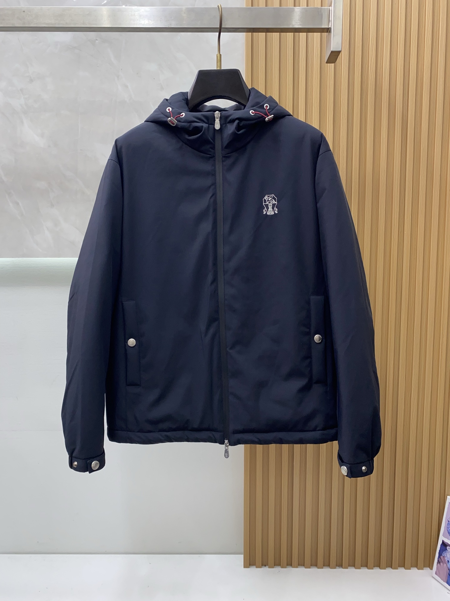 NO:596318,BC top version counter synchronized matte black down jacket, 100% new national standard 90 down jacket, trump new single down jacket!  A king that I have been looking forward to for the second half of the year. The blood change has been successful. This down jacket is completely new blood, new accessories, new fabrics, new styles, and new versions!  Super warm and fashionable color matching, it is precisely because of these irreplaceable details and specifications that it is the first model in the industry, high quality, high-end goods, recommended for personal use!  !  Size m-3xl,,jackets & coats,down jacket,alexander wang19860909BC 顶级版本专柜同步雾面黑羽绒服 百分百新国标90羽绒服 王牌新单 羽绒服外套！一个我期待了一个下半年的王 算是换血成功了,这款羽绒服完全是新鲜血液,新的辅料,新的面料,新的款式,新的版型！超保暖 时尚的配色,正是因为这些无法替代的细节与规格,业内首发款,高品质,高档货,自留推荐！！ 尺码m-3xl,,jackets & coats,down jacket,alexander wang,Men's clothing