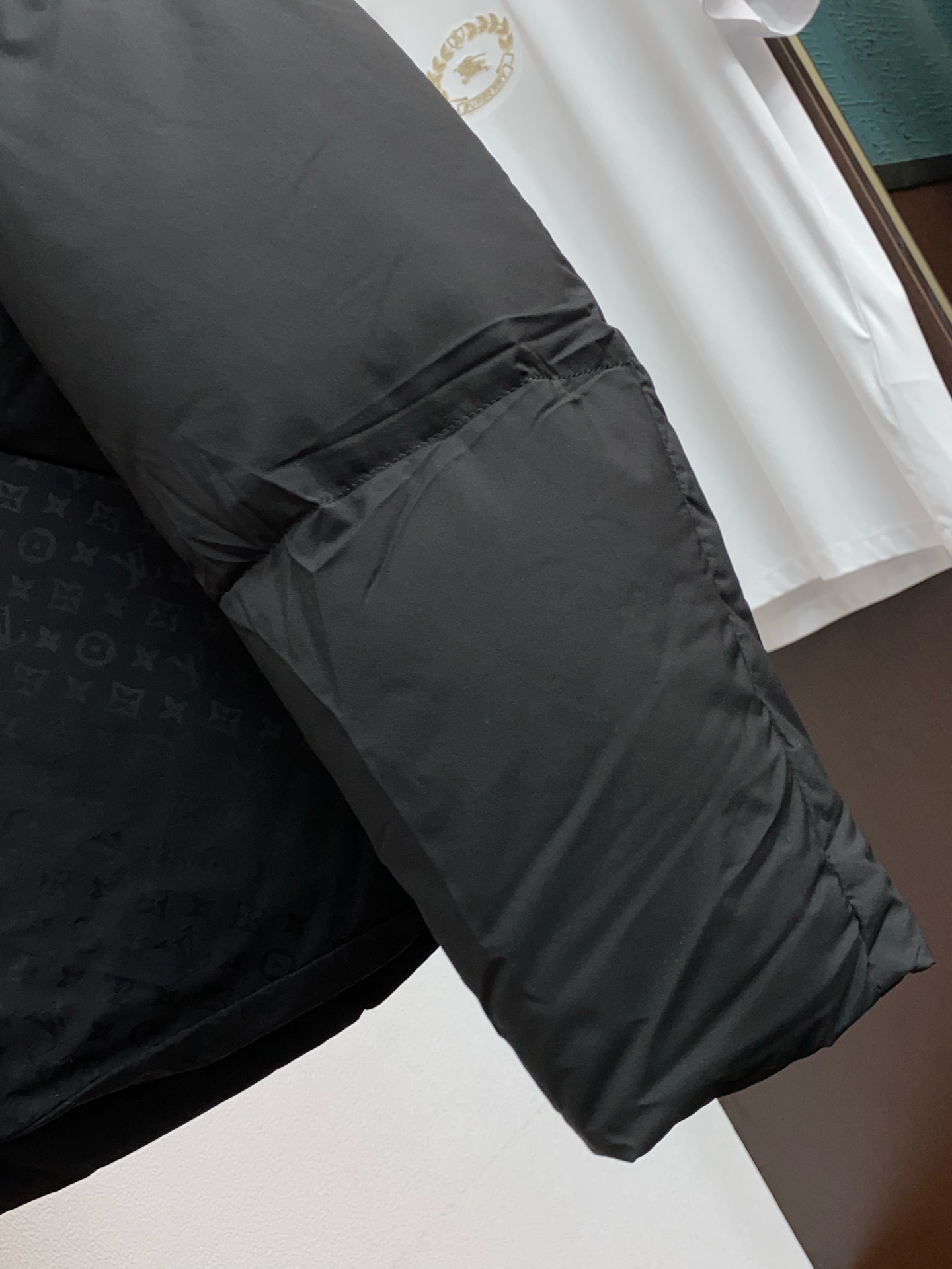 1v路易威登 顶级版本专柜同步羽绒服 百分百新国标90%羽绒服 王牌新单 羽绒服外套！一个我期待了一个下