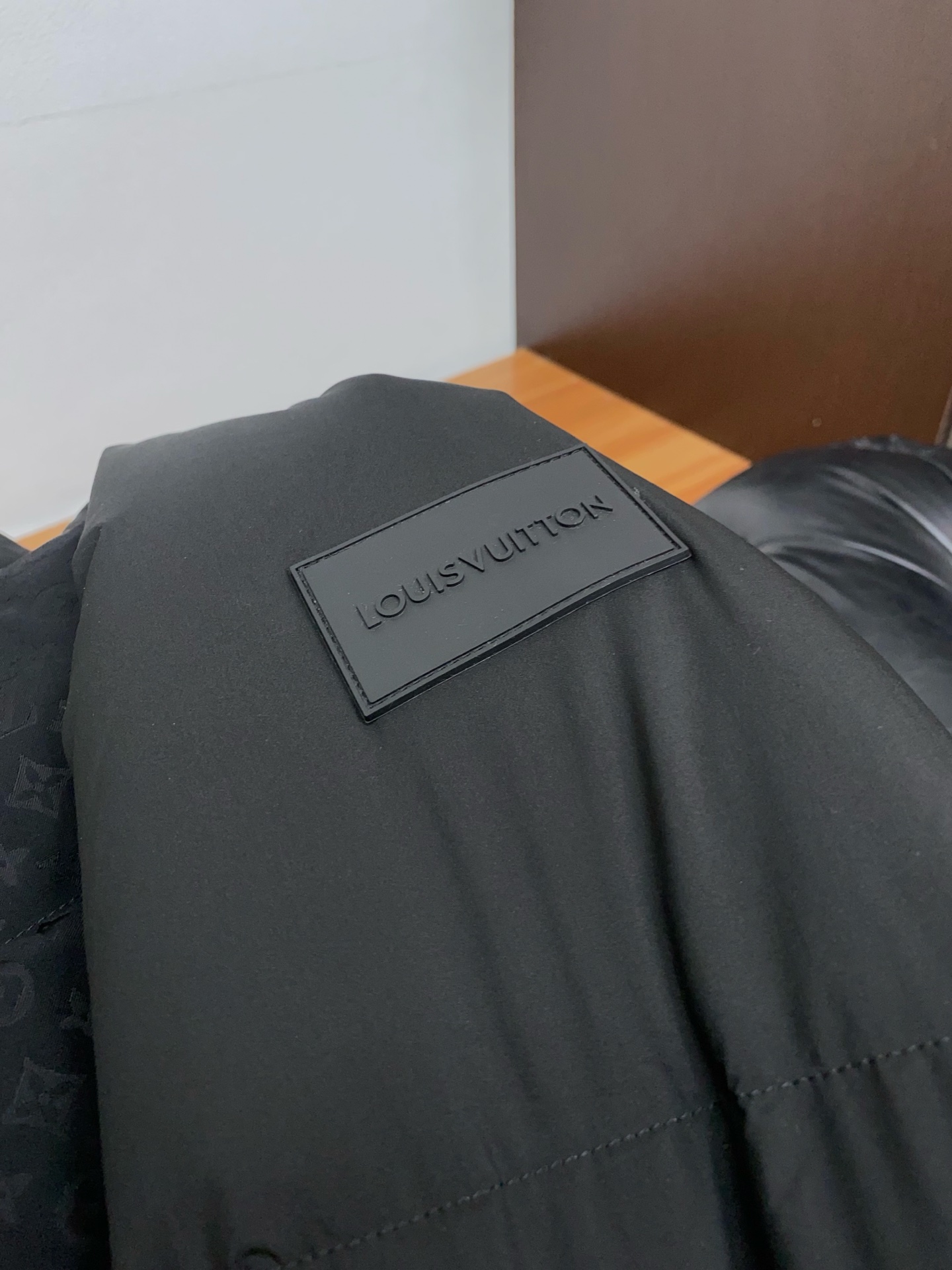 1v路易威登 顶级版本专柜同步羽绒服 百分百新国标90%羽绒服 王牌新单 羽绒服外套！一个我期待了一个下