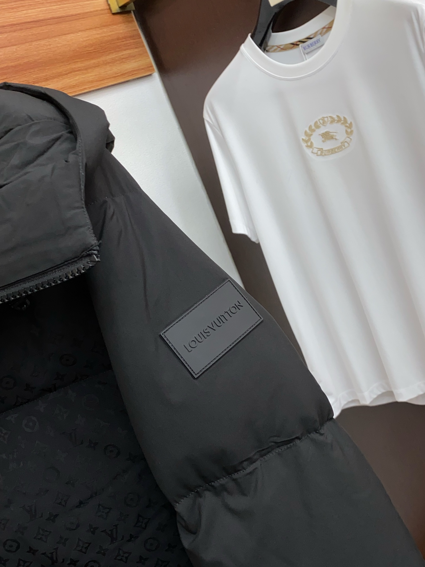 1v路易威登 顶级版本专柜同步羽绒服 百分百新国标90%羽绒服 王牌新单 羽绒服外套！一个我期待了一个下