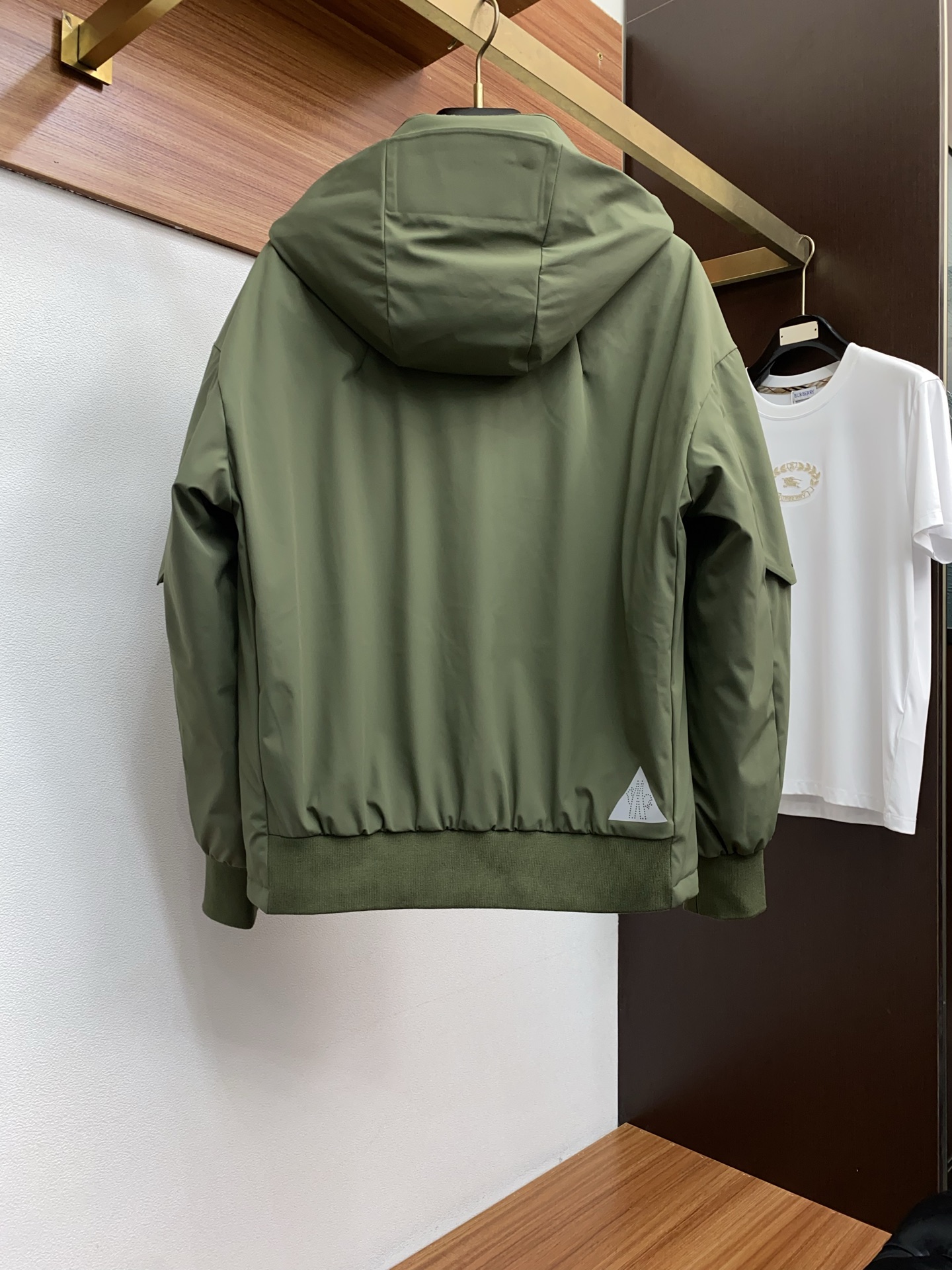 🌾 蒙口 顶级版本专柜同步羽绒服国标90%白鸭绒羽绒服 王牌新单 羽绒服外套！一个我期待了一个下半年的王