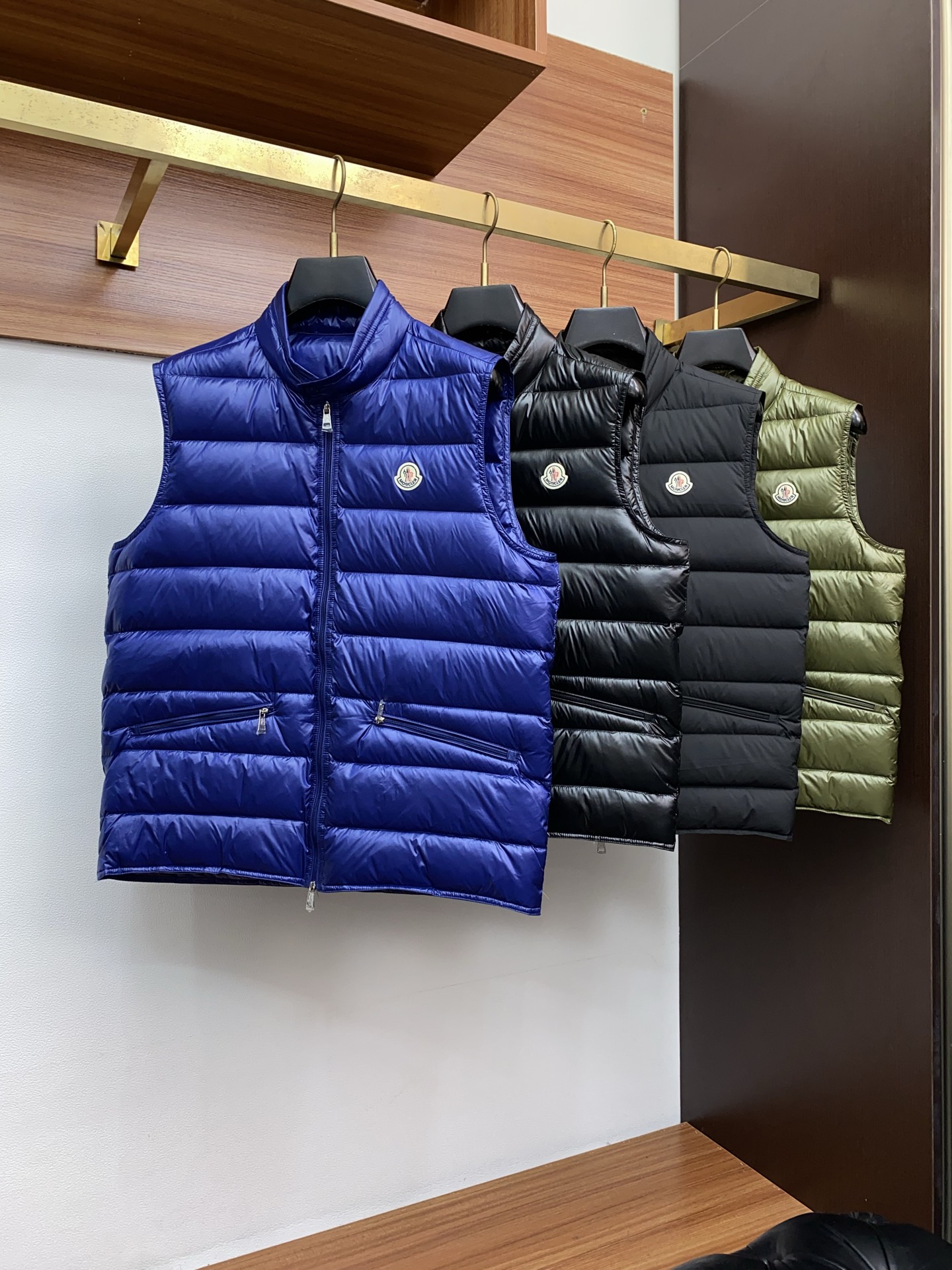 蒙口 顶级版本专柜同步羽绒服马甲 百分百新国标90%羽绒服 王牌新单 羽绒服外套！一个我期待了一个下半年