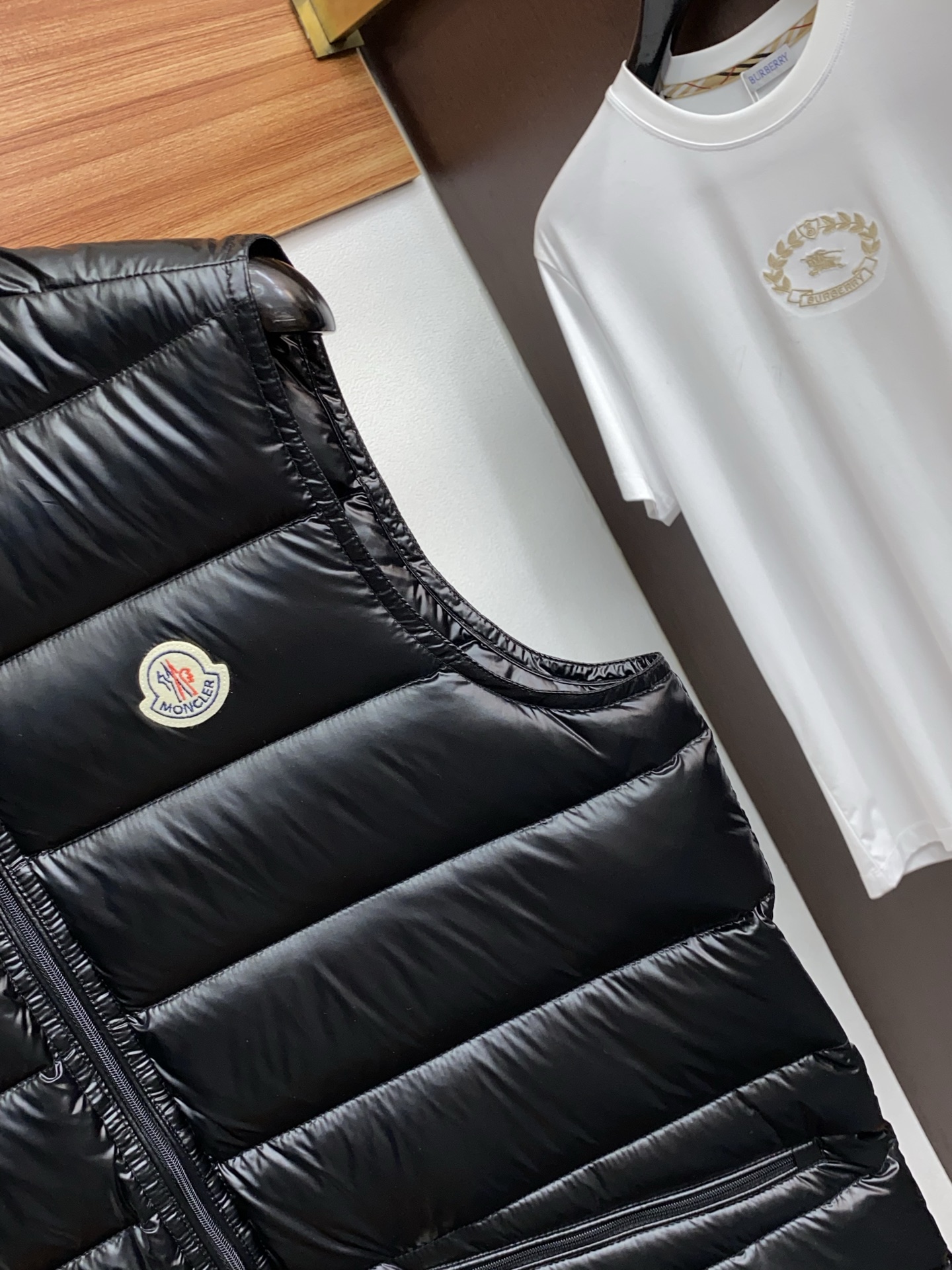 蒙口 顶级版本专柜同步羽绒服马甲 百分百新国标90%羽绒服 王牌新单 羽绒服外套！一个我期待了一个下半年