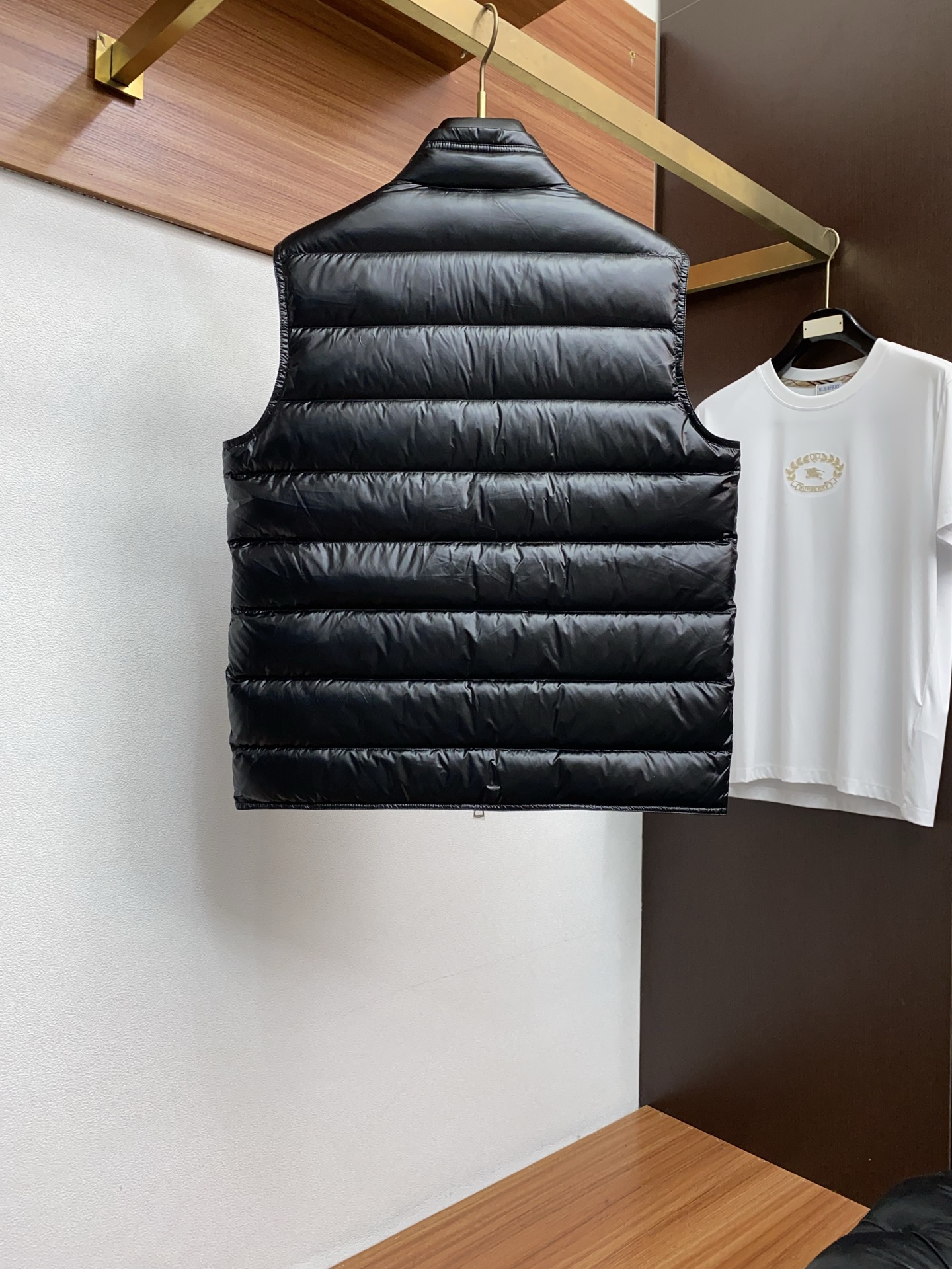 蒙口 顶级版本专柜同步羽绒服马甲 百分百新国标90%羽绒服 王牌新单 羽绒服外套！一个我期待了一个下半年