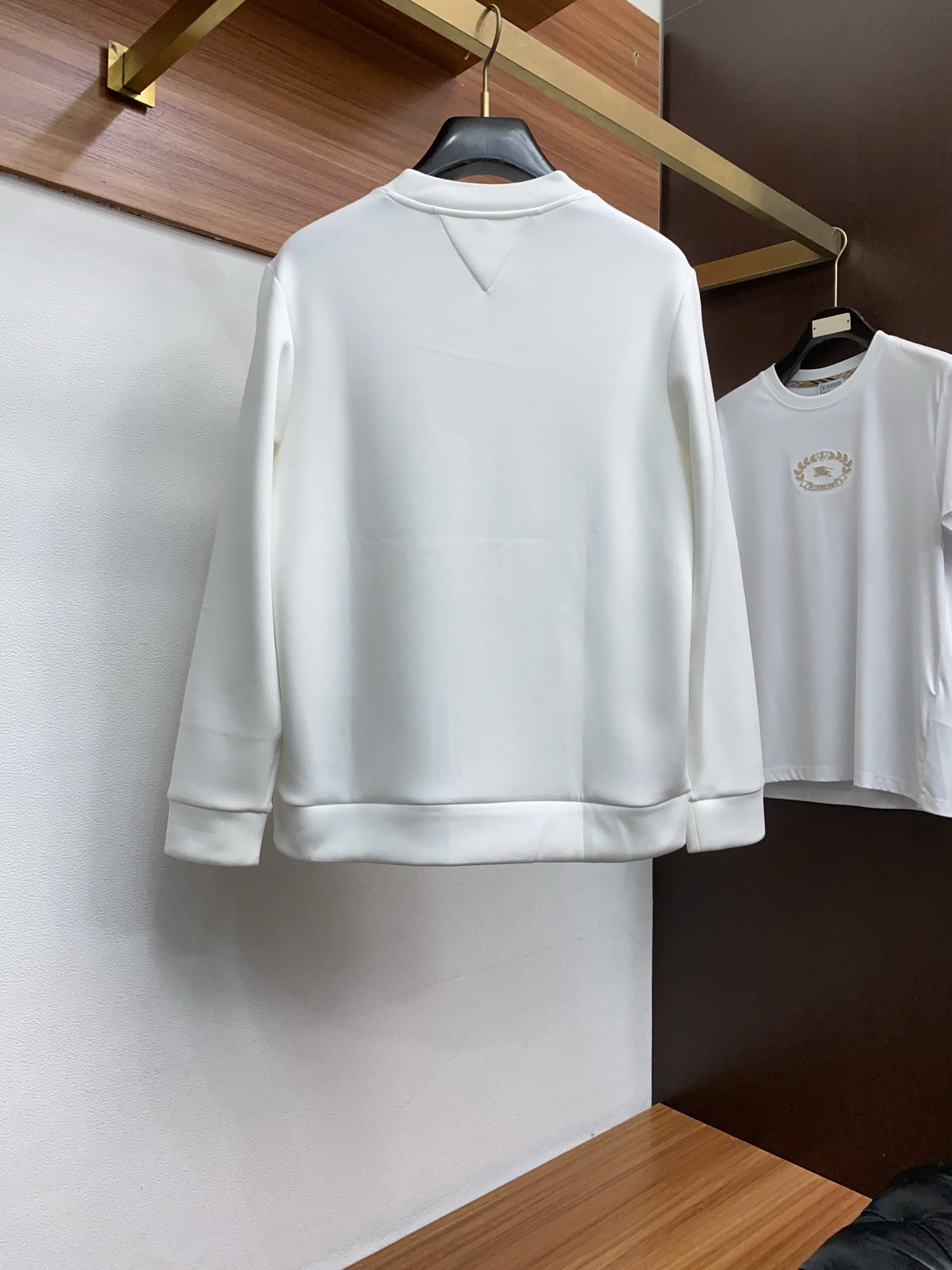 男士高端简约圆领加厚空气棉长袖卫衣 ，香港洋行渠道货，纯正血统品质，25年秋冬 新款，经典王牌系列！高端