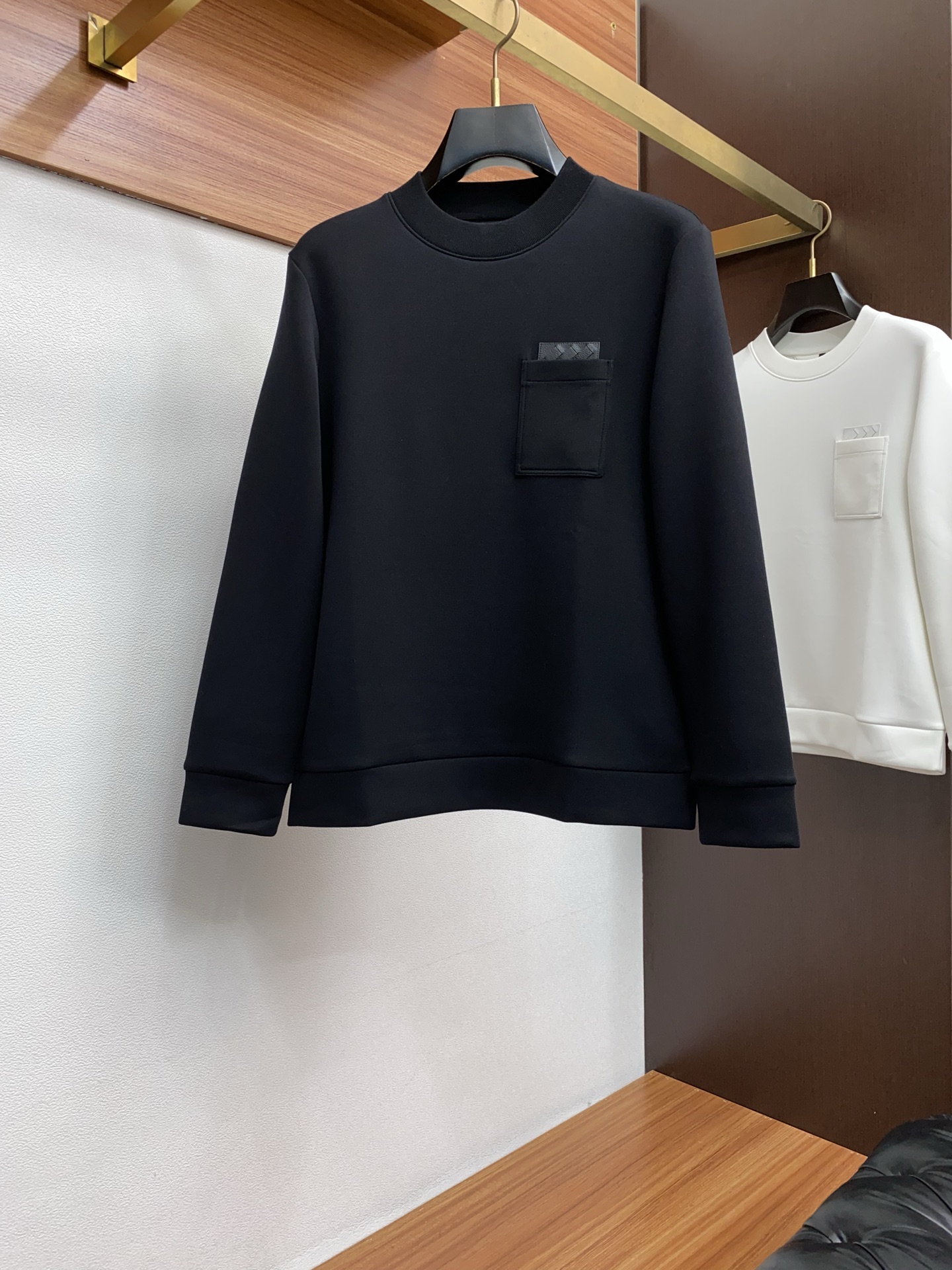 BV 男士高端简约圆领加厚空气棉长袖卫衣 ，香港洋行渠道货，纯正血统品质，25年秋冬 新款，经典王牌系列