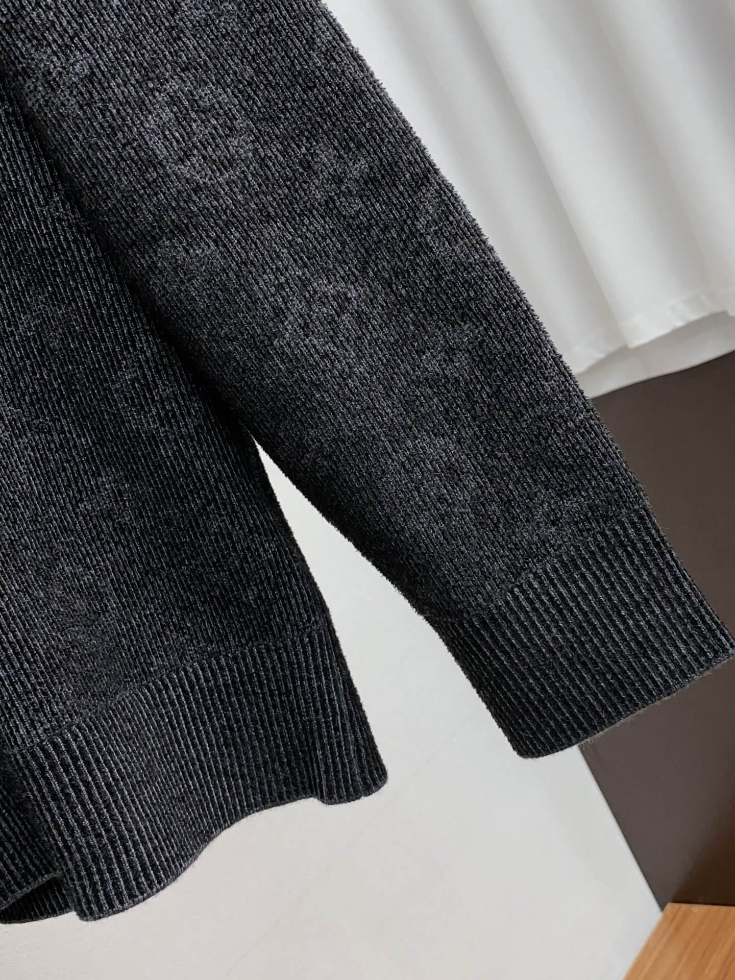 1v路易威登 2025FW男士秋冬羊毛混纺毛衣 打底外穿毛衣 针织衫休闲日常穿搭单品！上身修饰身形、定制