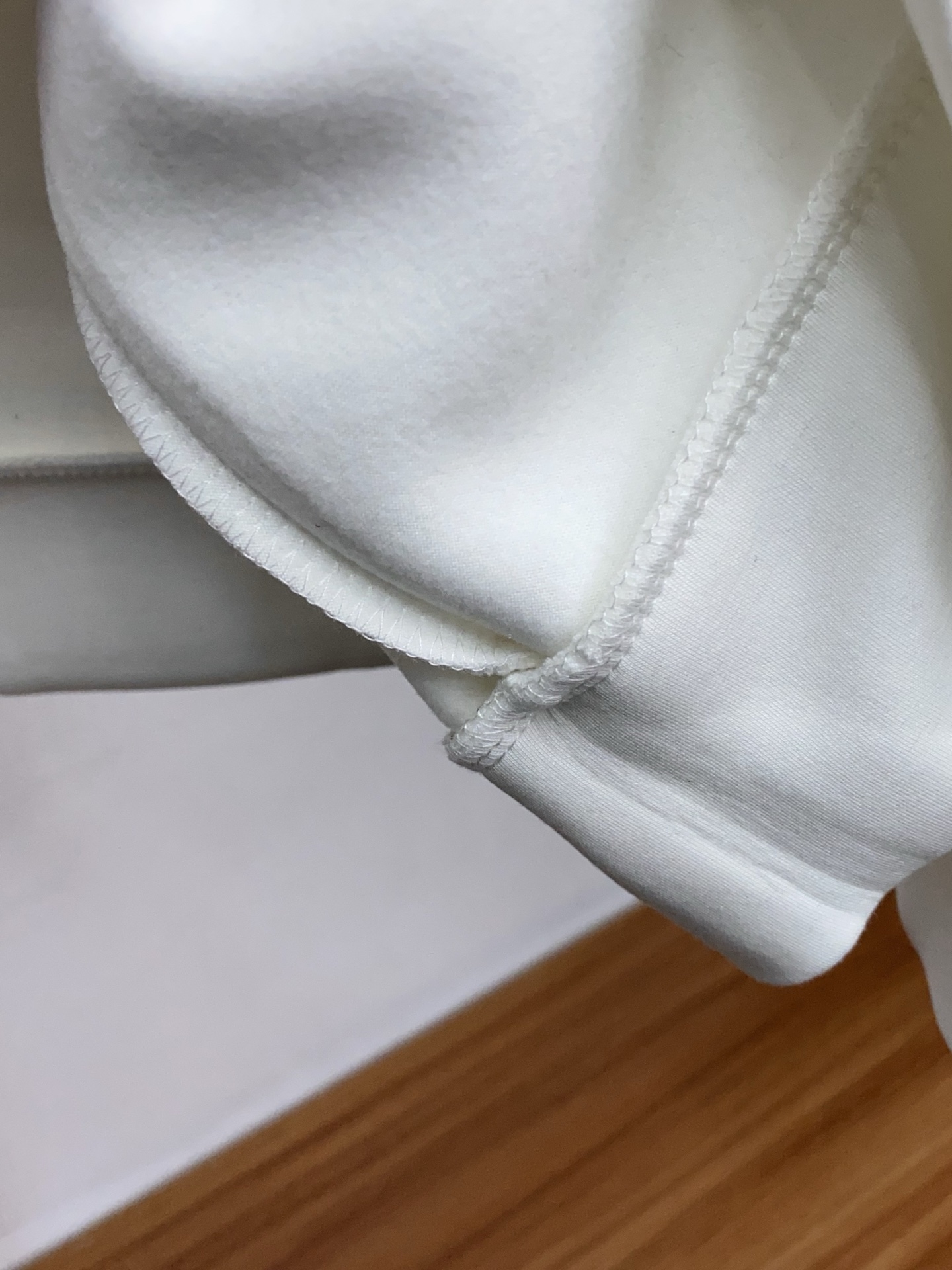 巴宝莉 男士高端简约圆领加厚空气棉长袖卫衣 ，香港洋行渠道货，纯正血统品质，25年秋冬 新款，经典王牌系