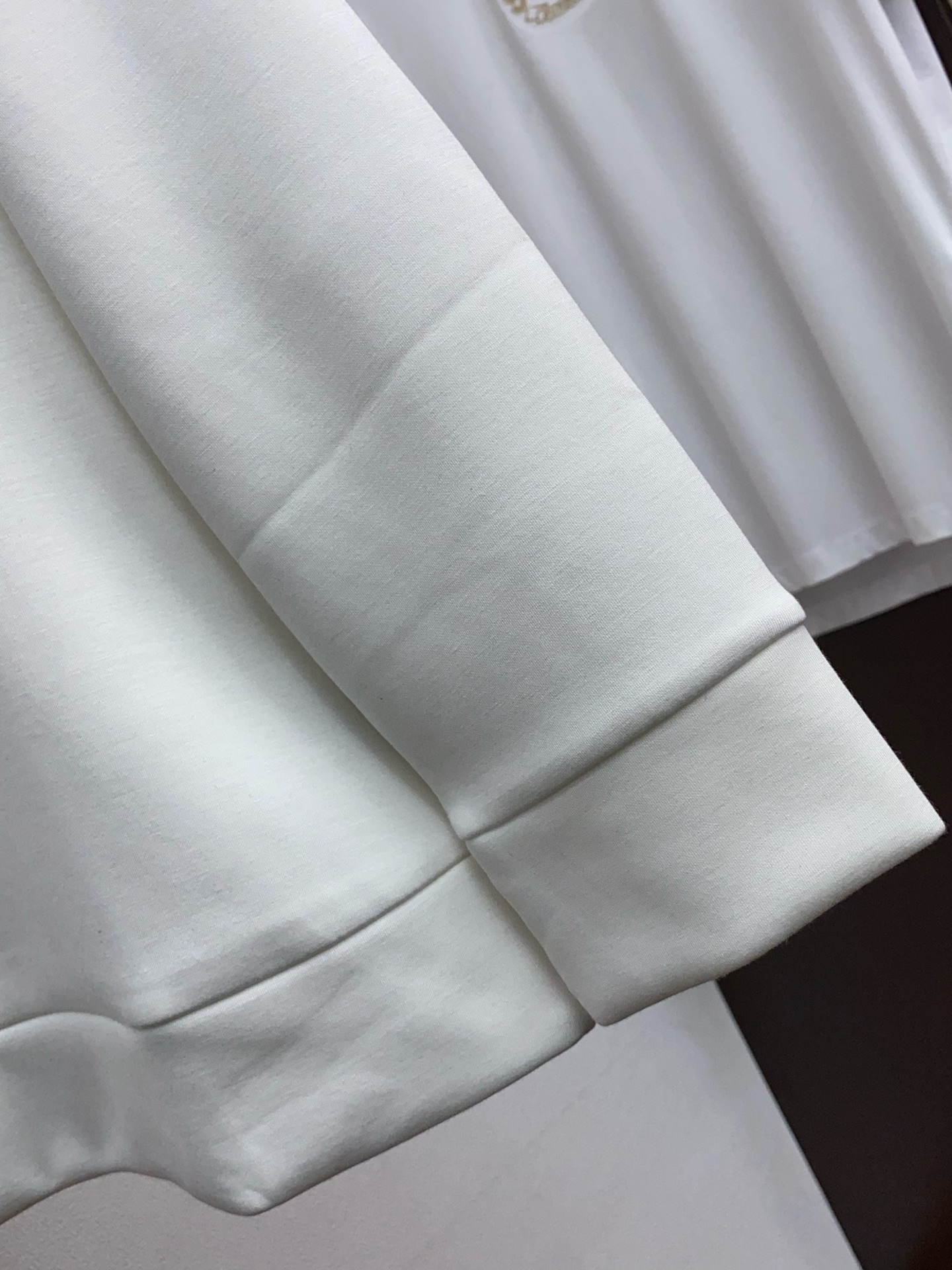 巴宝莉 男士高端简约圆领加厚空气棉长袖卫衣 ，香港洋行渠道货，纯正血统品质，25年秋冬 新款，经典王牌系