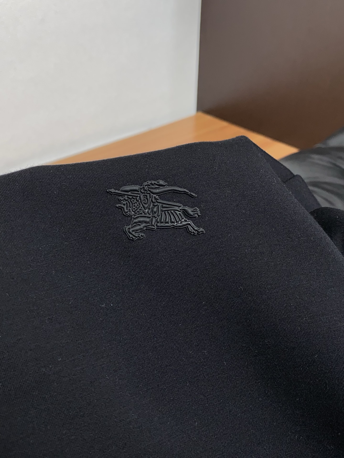 巴宝莉 男士高端简约圆领加厚空气棉长袖卫衣 ，香港洋行渠道货，纯正血统品质，25年秋冬 新款，经典王牌系