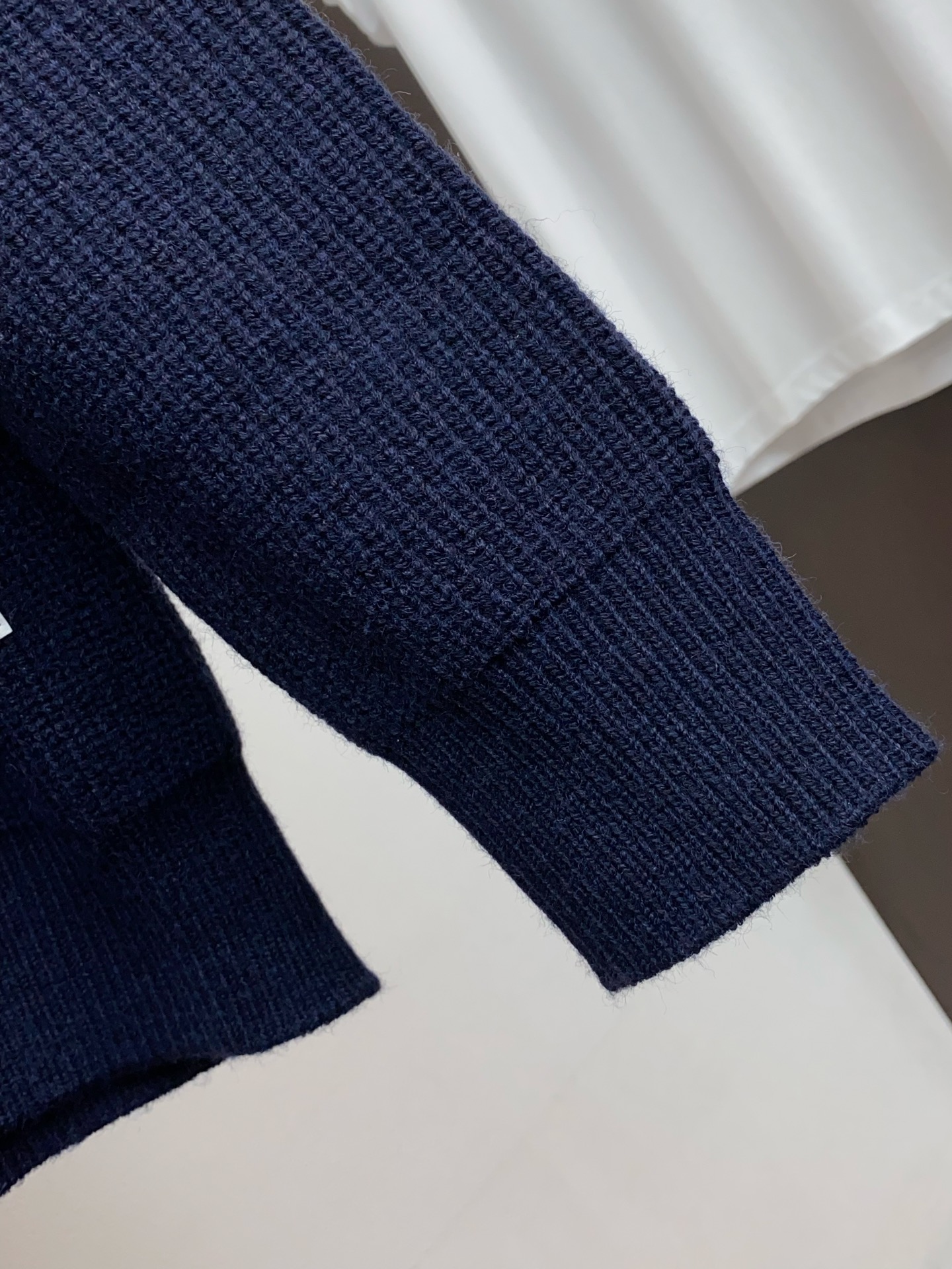 TB 2025FW男士秋冬毛衣 针织男装外套，休闲日常穿搭单品！上身修饰身形、定制面料将时装美学和新都市